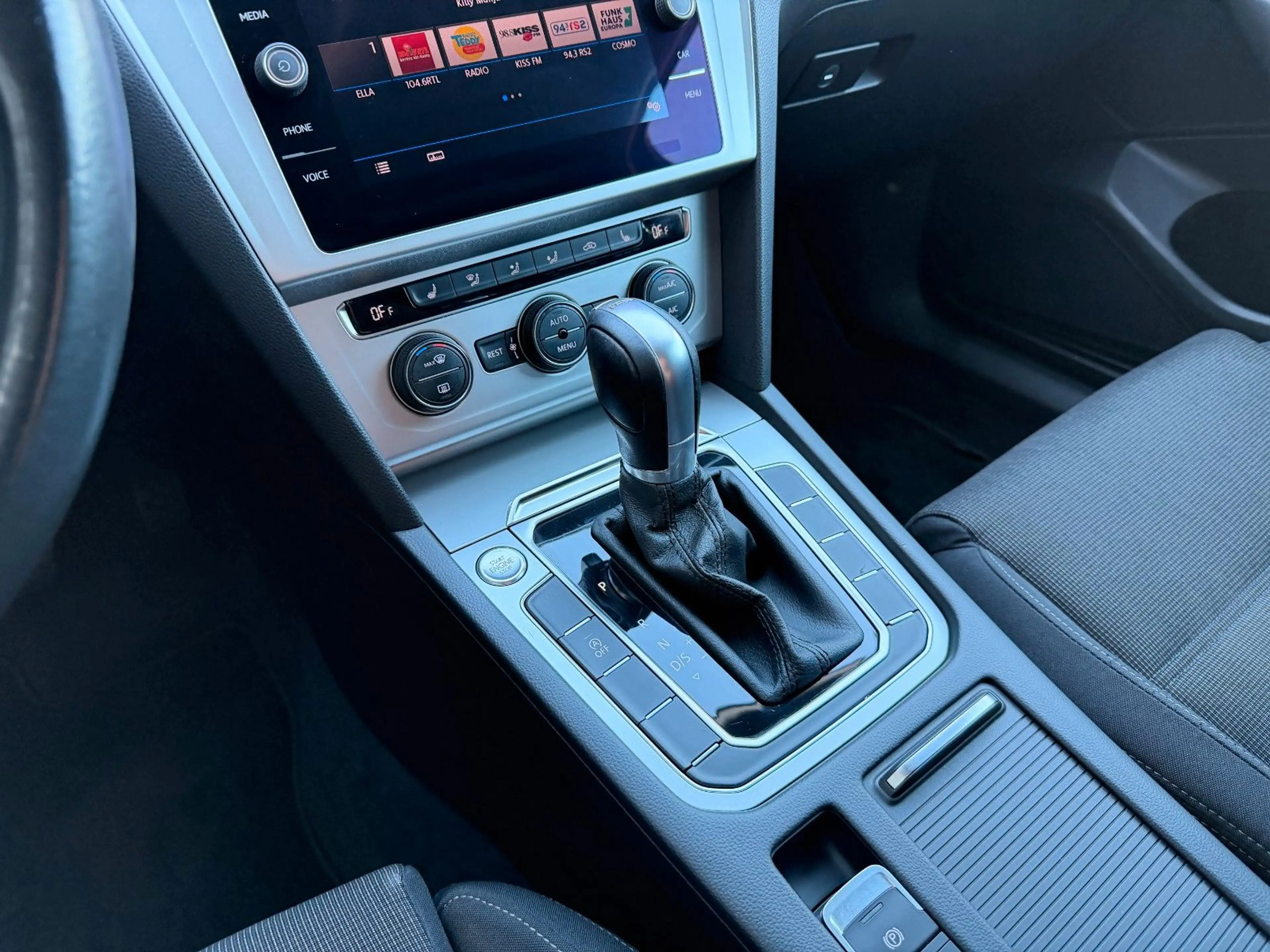 Volkswagen Passat Variant DSG*LED*ACC*Scheinwerfer LED* — photo 15