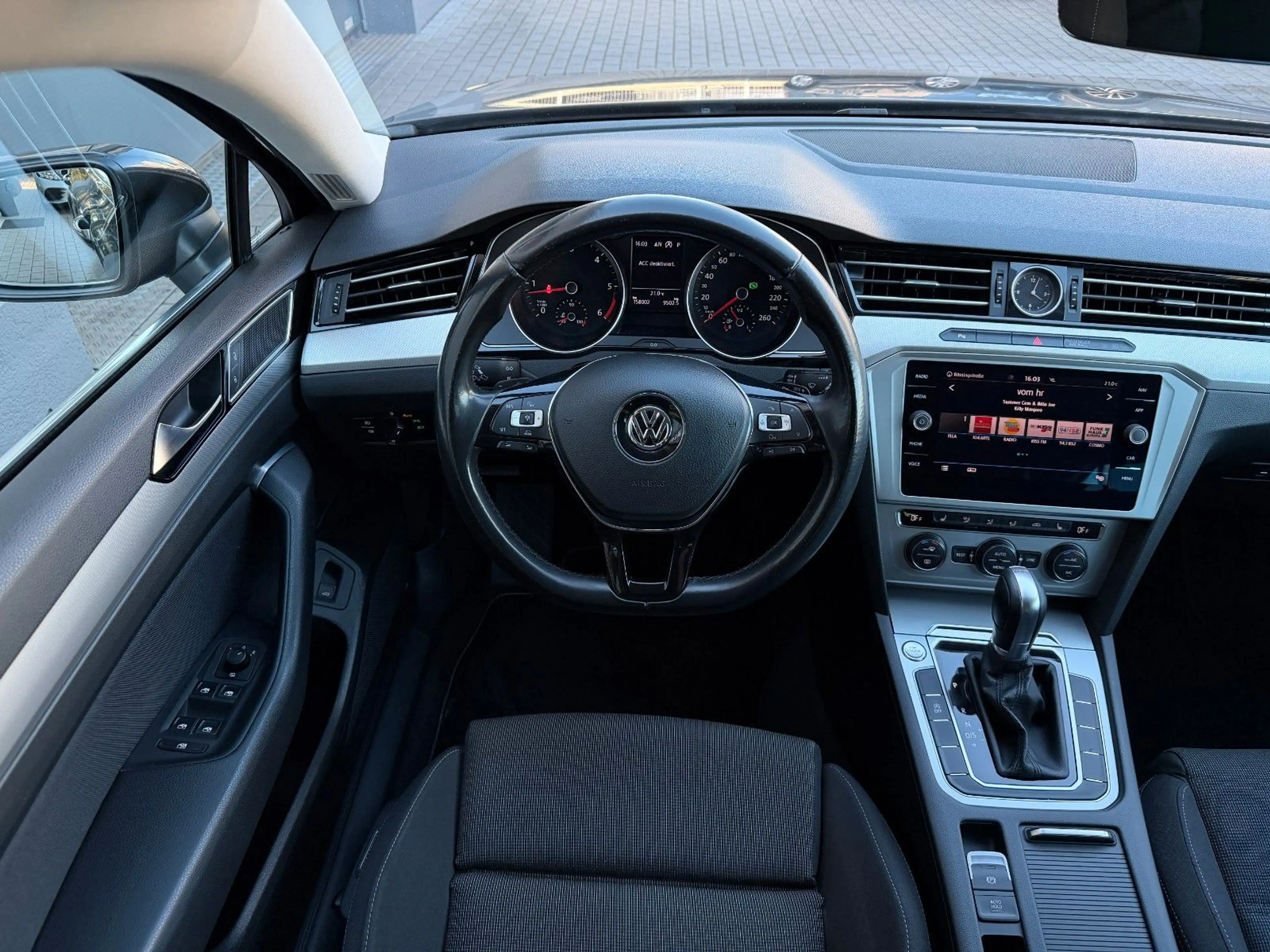 Volkswagen Passat Variant DSG*LED*ACC*Scheinwerfer LED* — photo 12