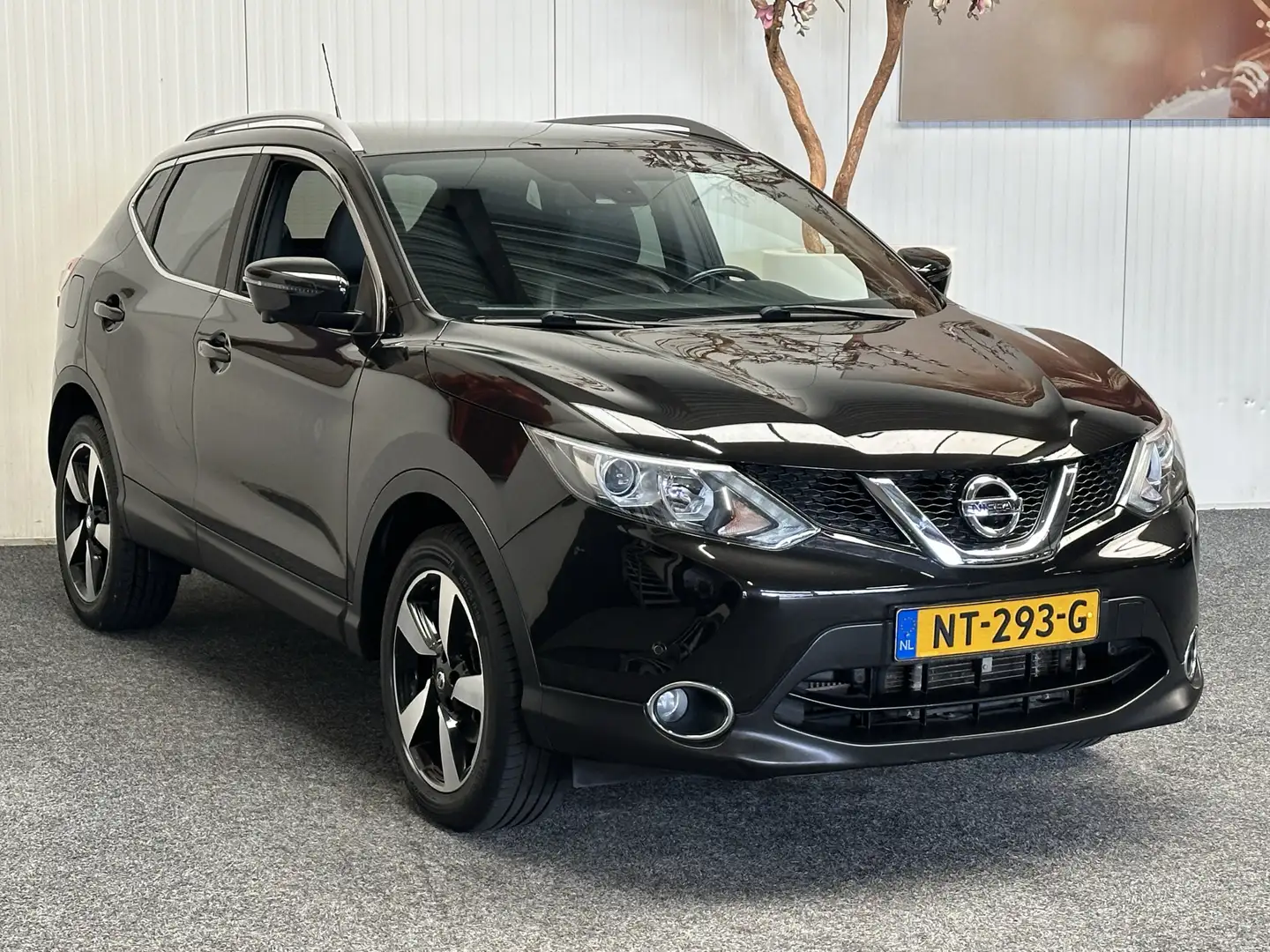 Nissan Qashqai 1.2 N-VISION AUTOMAAT PANORAMADAK NAVIGATIE LEDER/ Schwarz - 2