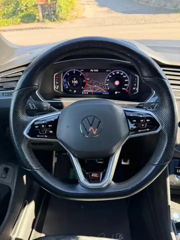 Volkswagen Tiguan view 6