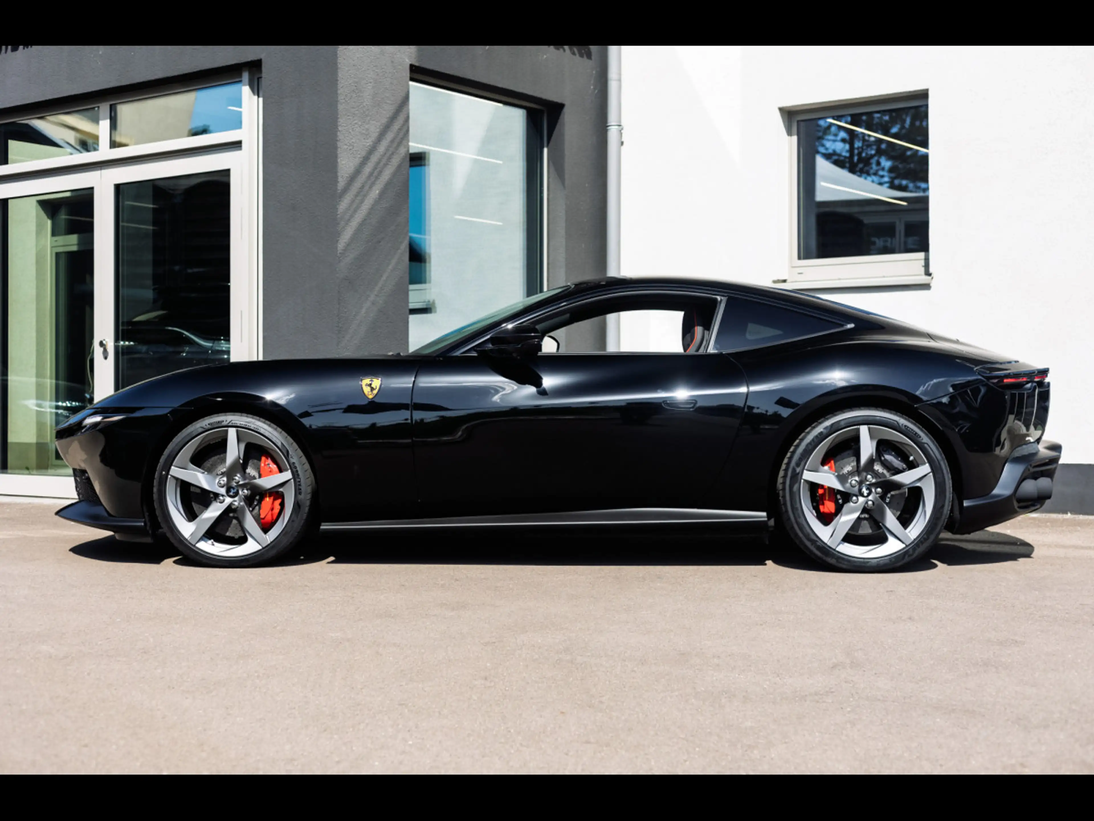 Ferrari Amalfi 3.9 V8°LIFT°360°BURMESTER°ACC°CARBON°DISPLAY°SPEC — photo 2