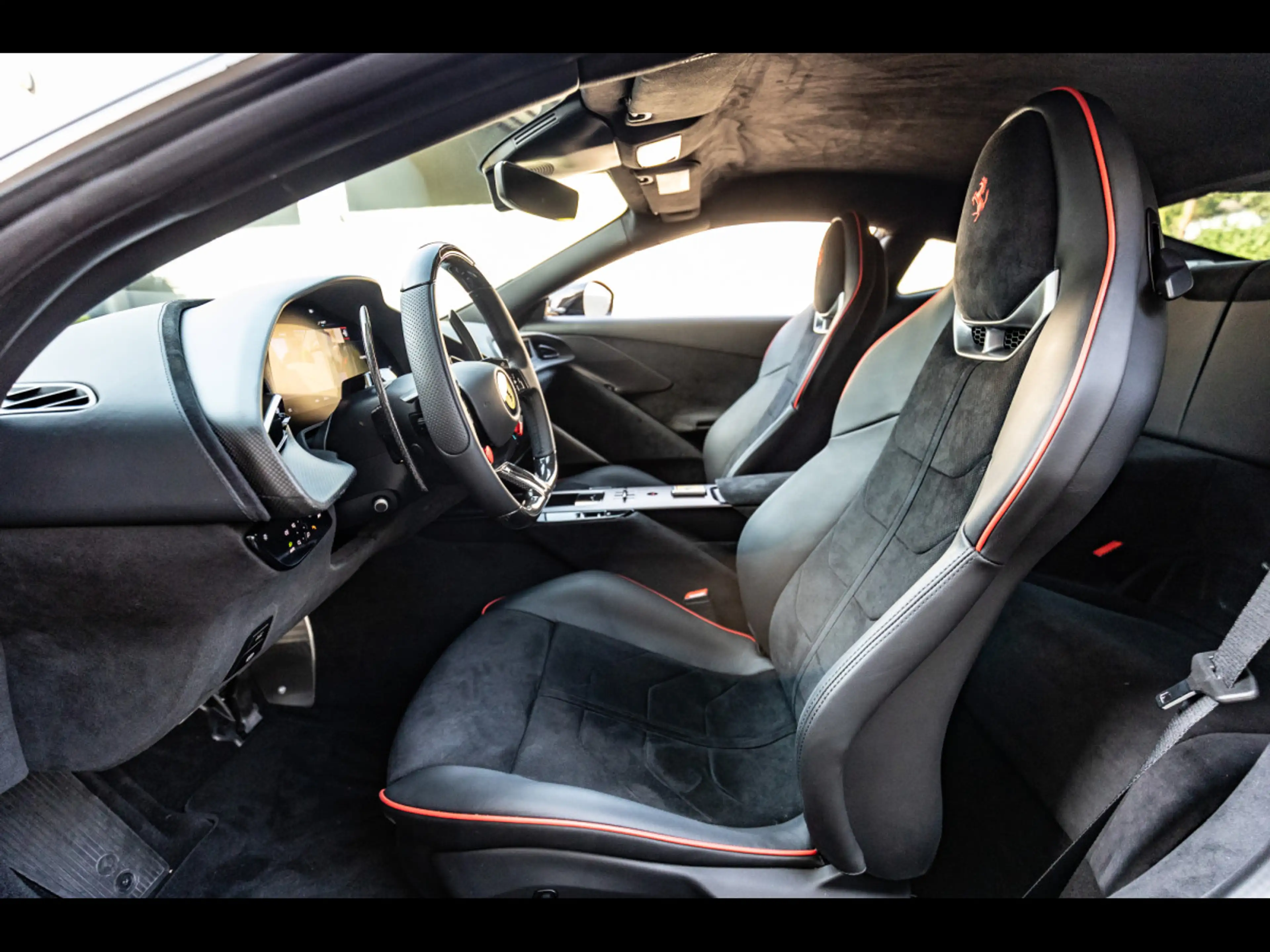 Ferrari Amalfi 3.9 V8°LIFT°360°BURMESTER°ACC°CARBON°DISPLAY°SPEC — photo 9