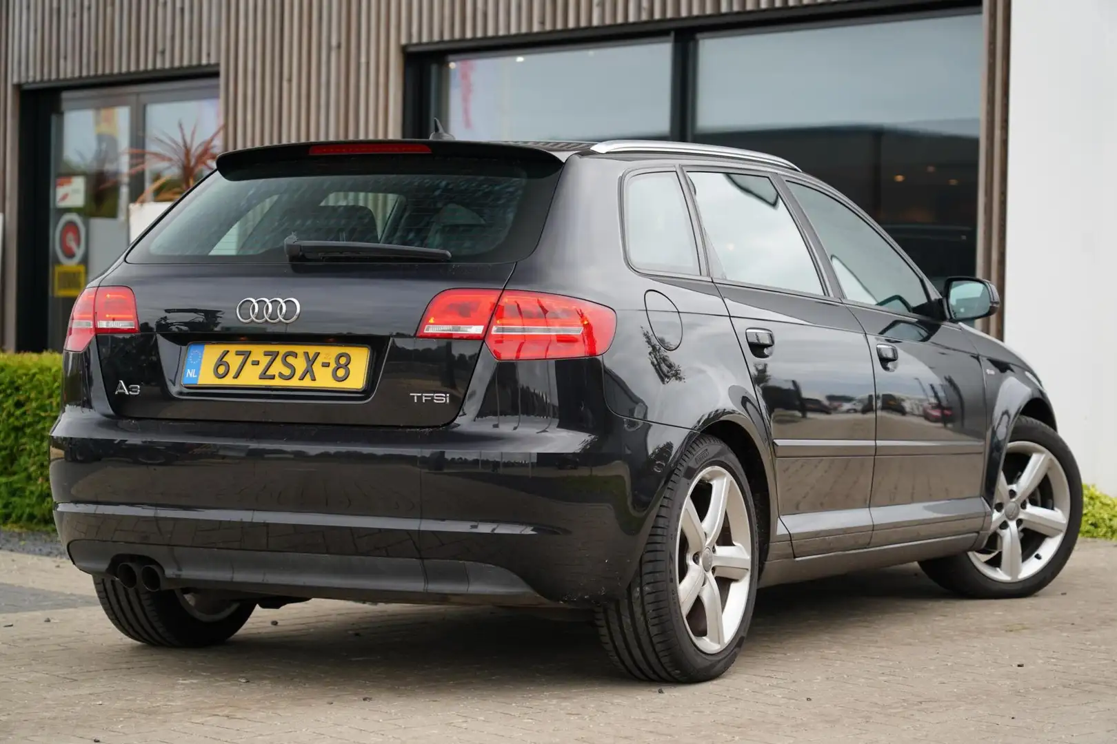 Audi A3 Sportback 1.4 TFSI Attraction Pro Line S | Climate Zwart - 2