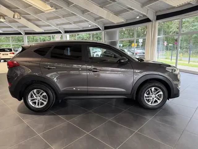 Hyundai Tucson view 4