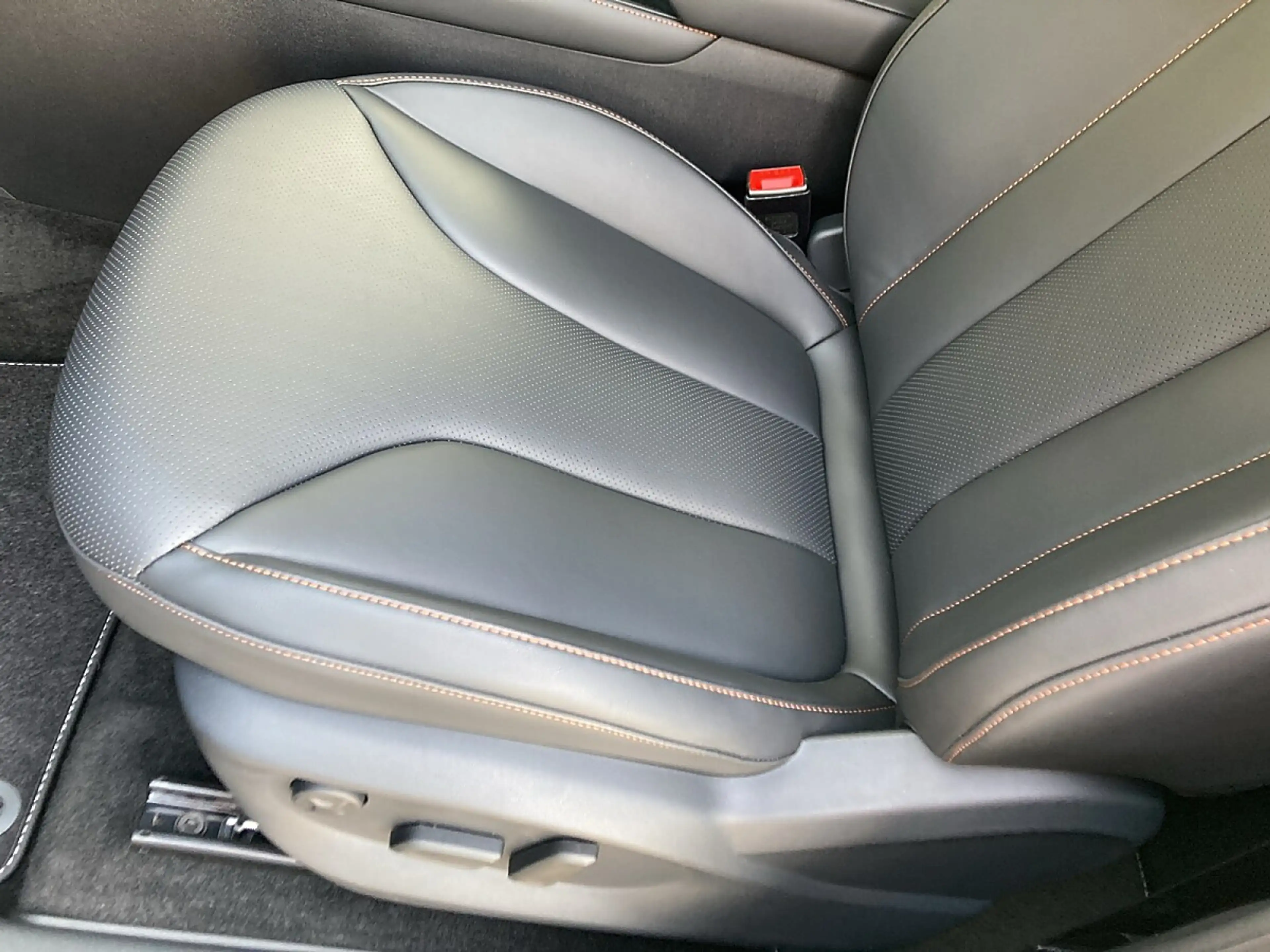 MG HS PHEV+ Luxury 21,4kWh Aut. + Österreich Paket + ... — photo 6
