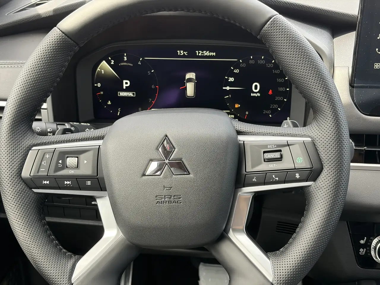 Mitsubishi Outlander снимка Mitsubishi Outlander