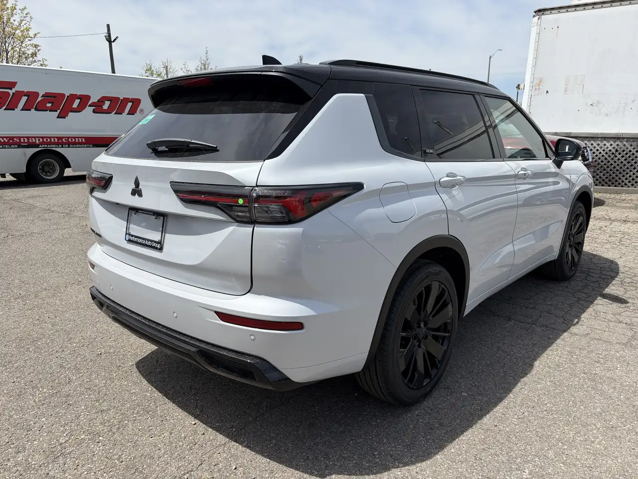 Mitsubishi Outlander снимка Mitsubishi Outlander