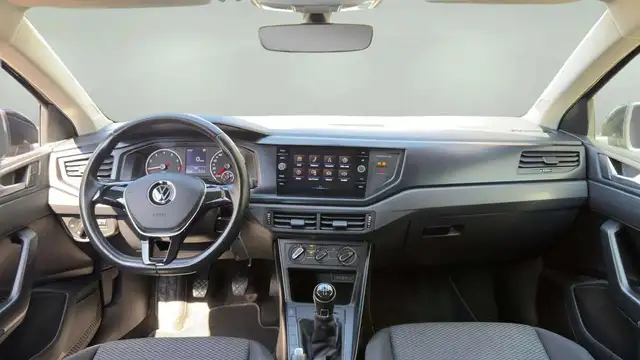 Volkswagen Polo view 10