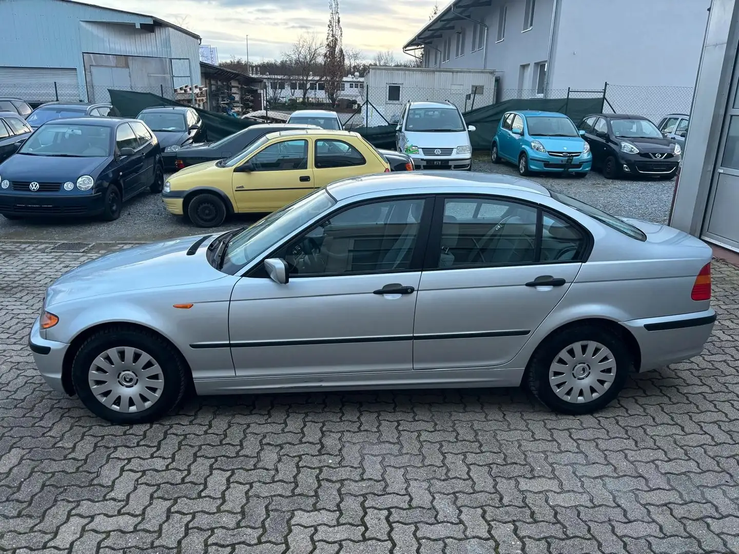 BMW 316 Baureihe 3 Lim.316i /2.Hd/Klima/Autom./Radio srebrna - 2