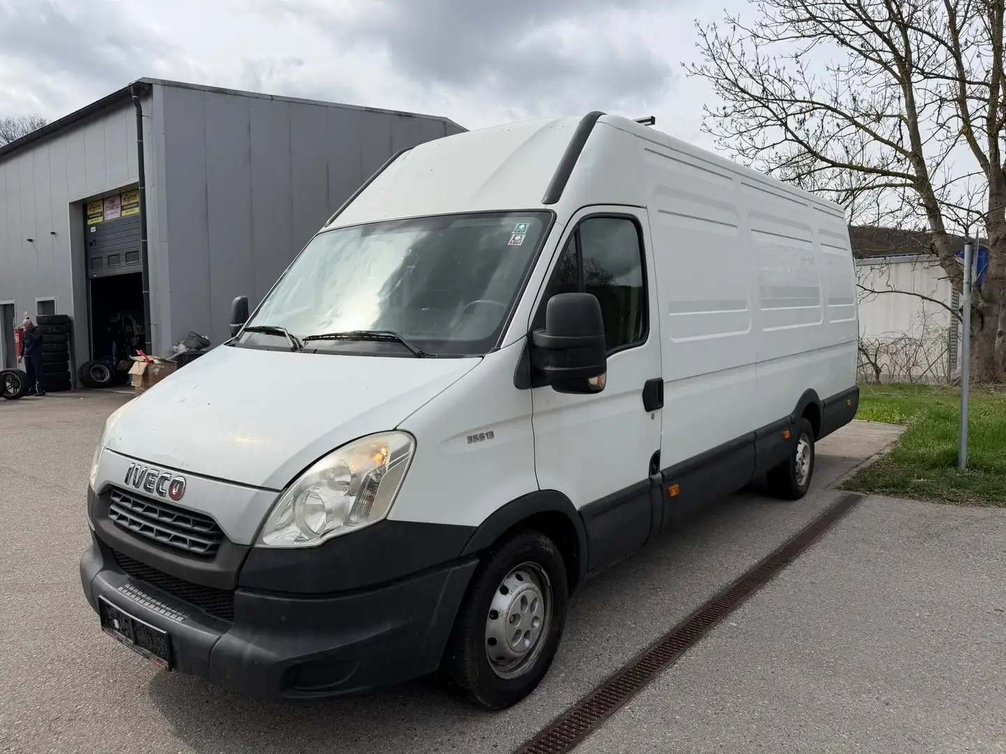Iveco Daily HKa 35 S... Radstand 3950 Weiß - 1