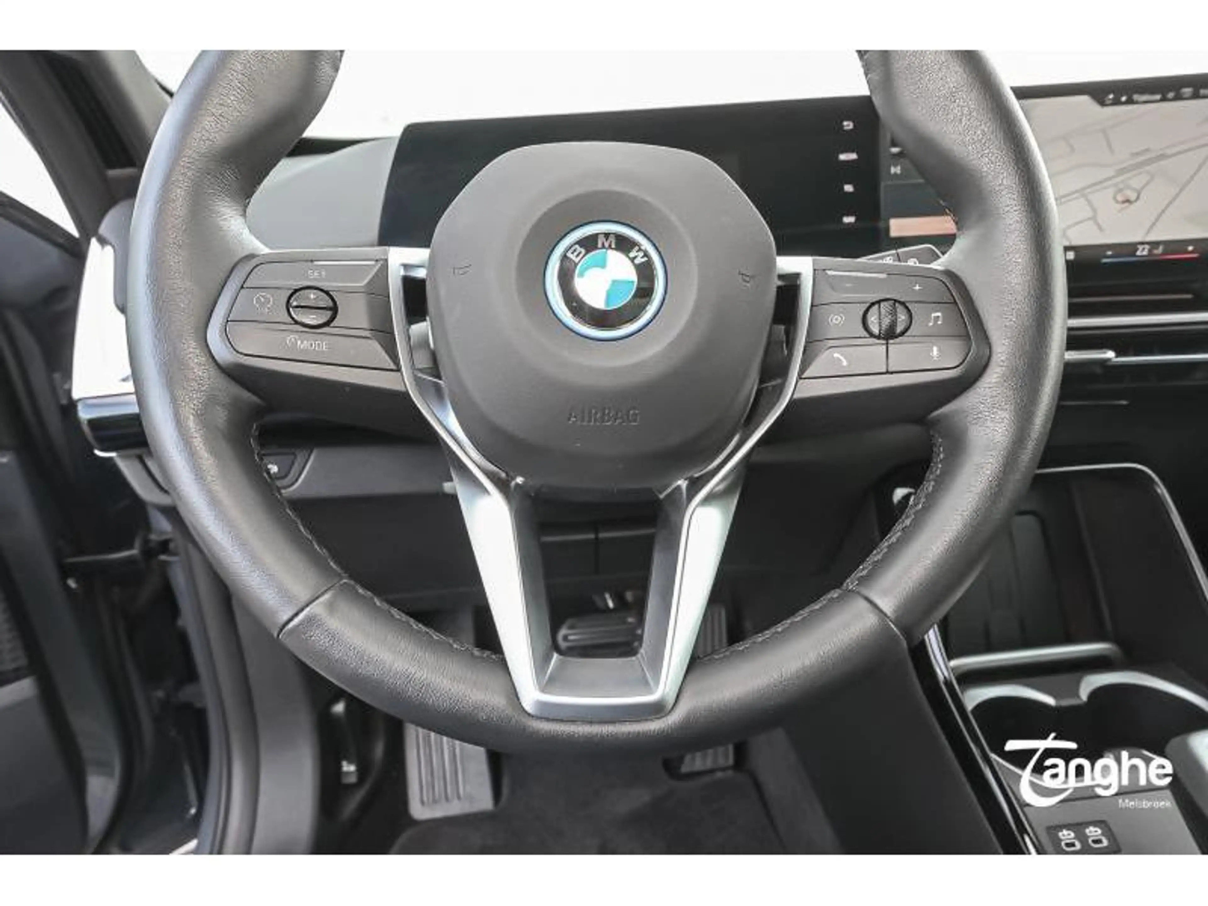 BMW iX1 eDrive20 Xline — photo 7