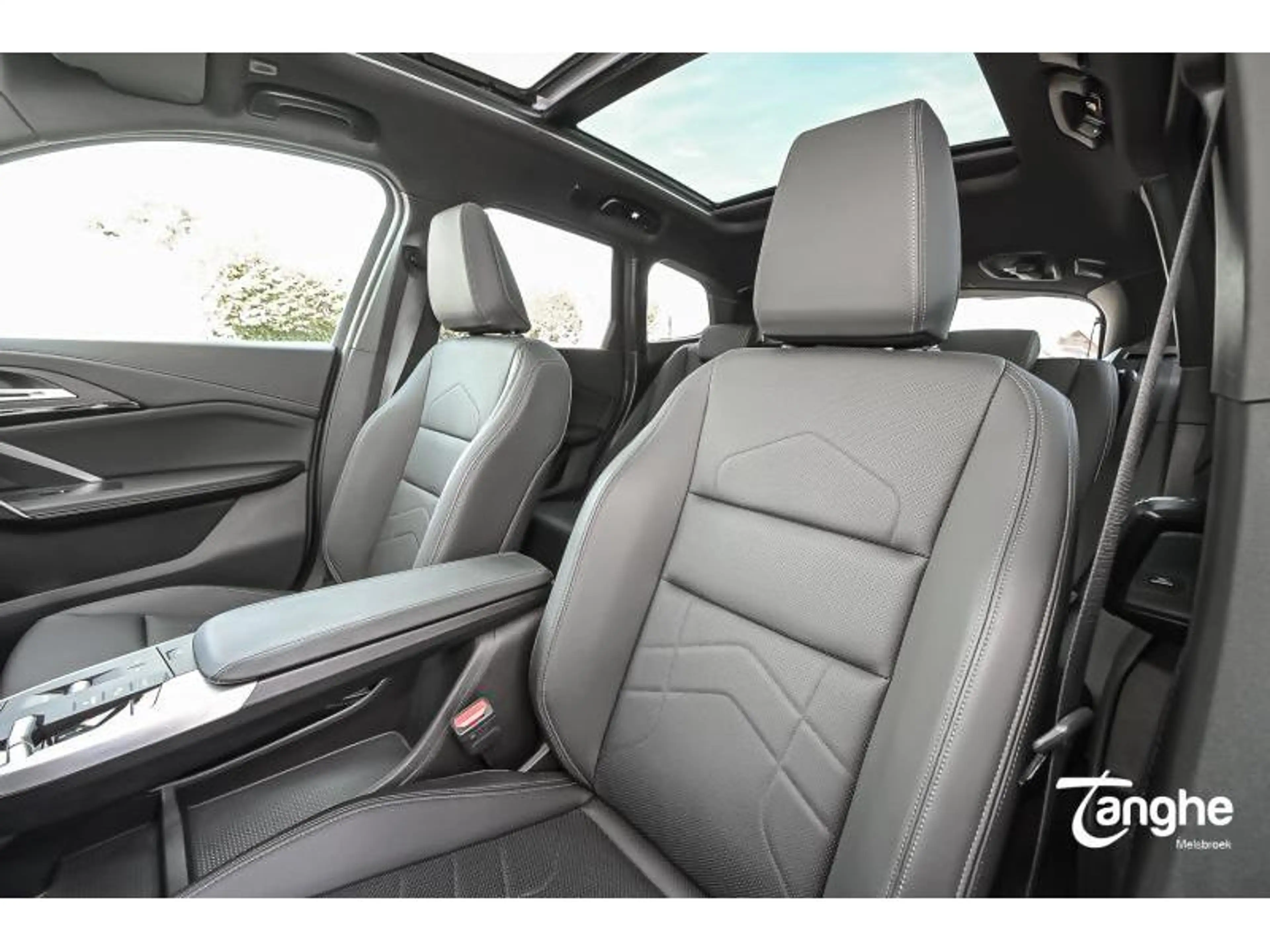 BMW iX1 eDrive20 Xline — photo 14