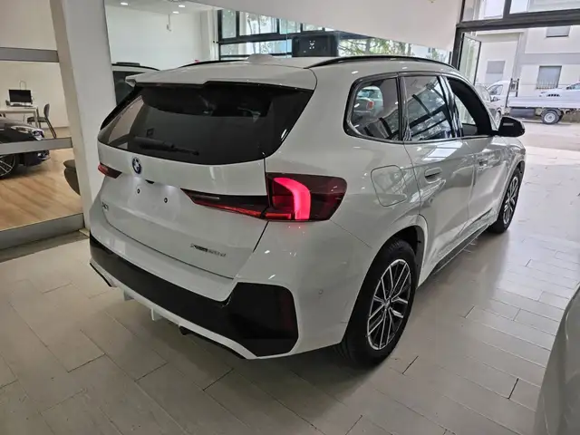 BMW X1 view 9