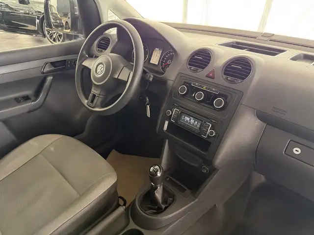 Volkswagen Caddy Maxi view 9