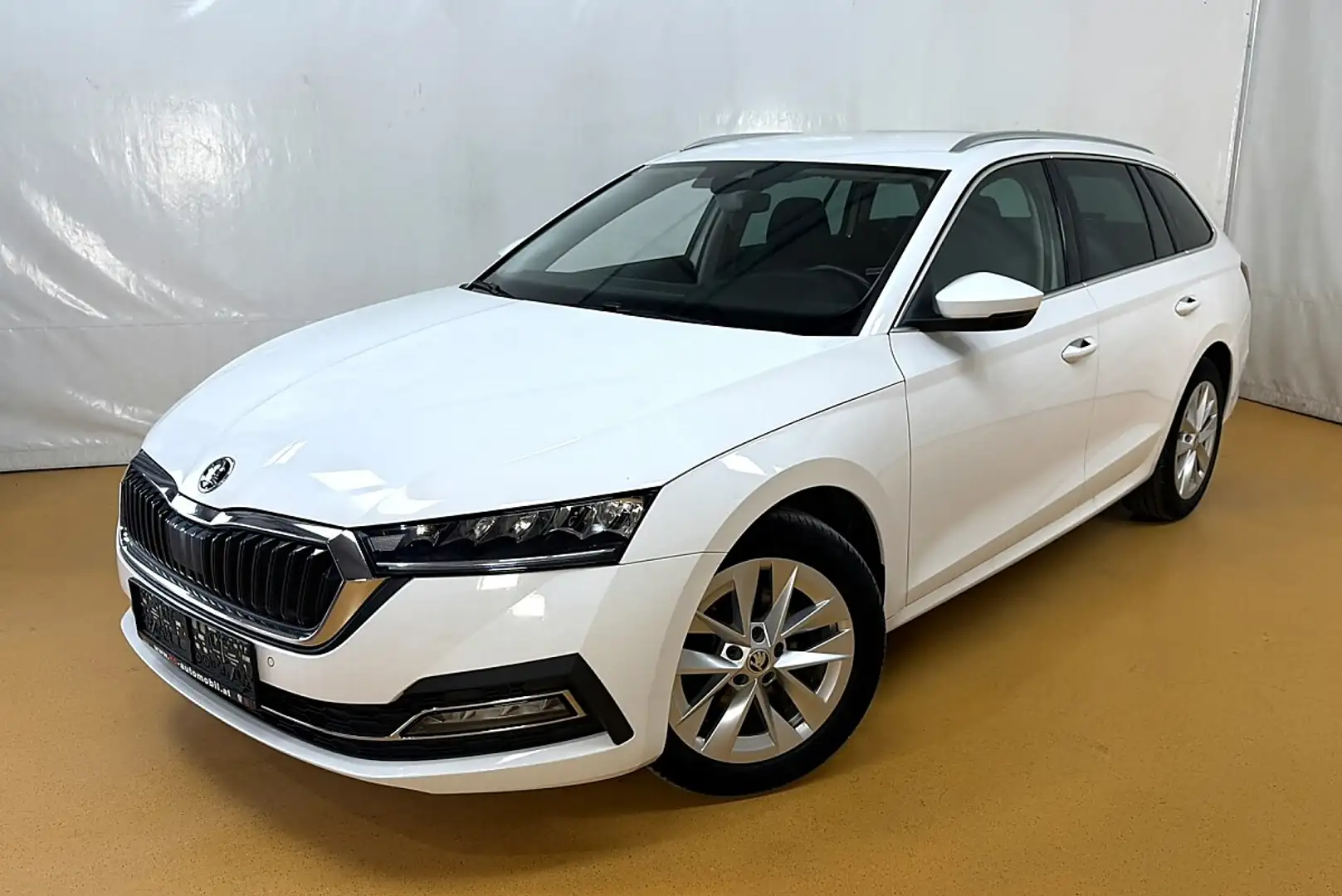 Skoda Octavia 2.0 TDI DPF Style Weiß - 1
