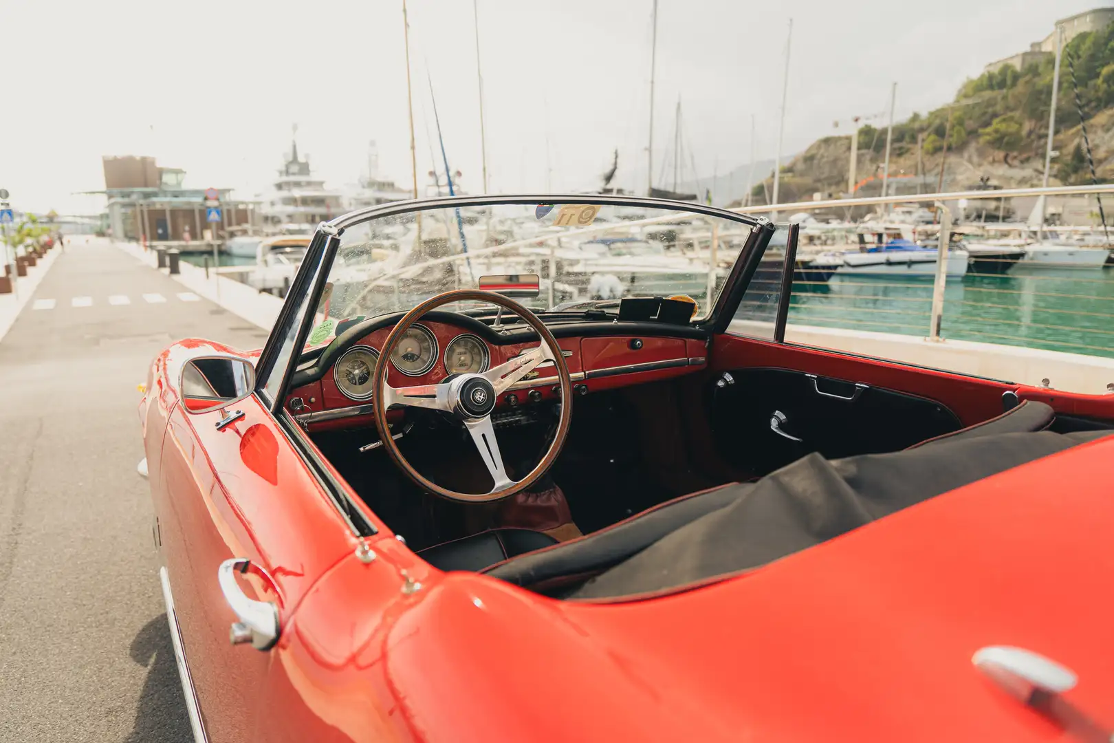 Alfa Romeo Giulietta 1300 Spider Rood - 1