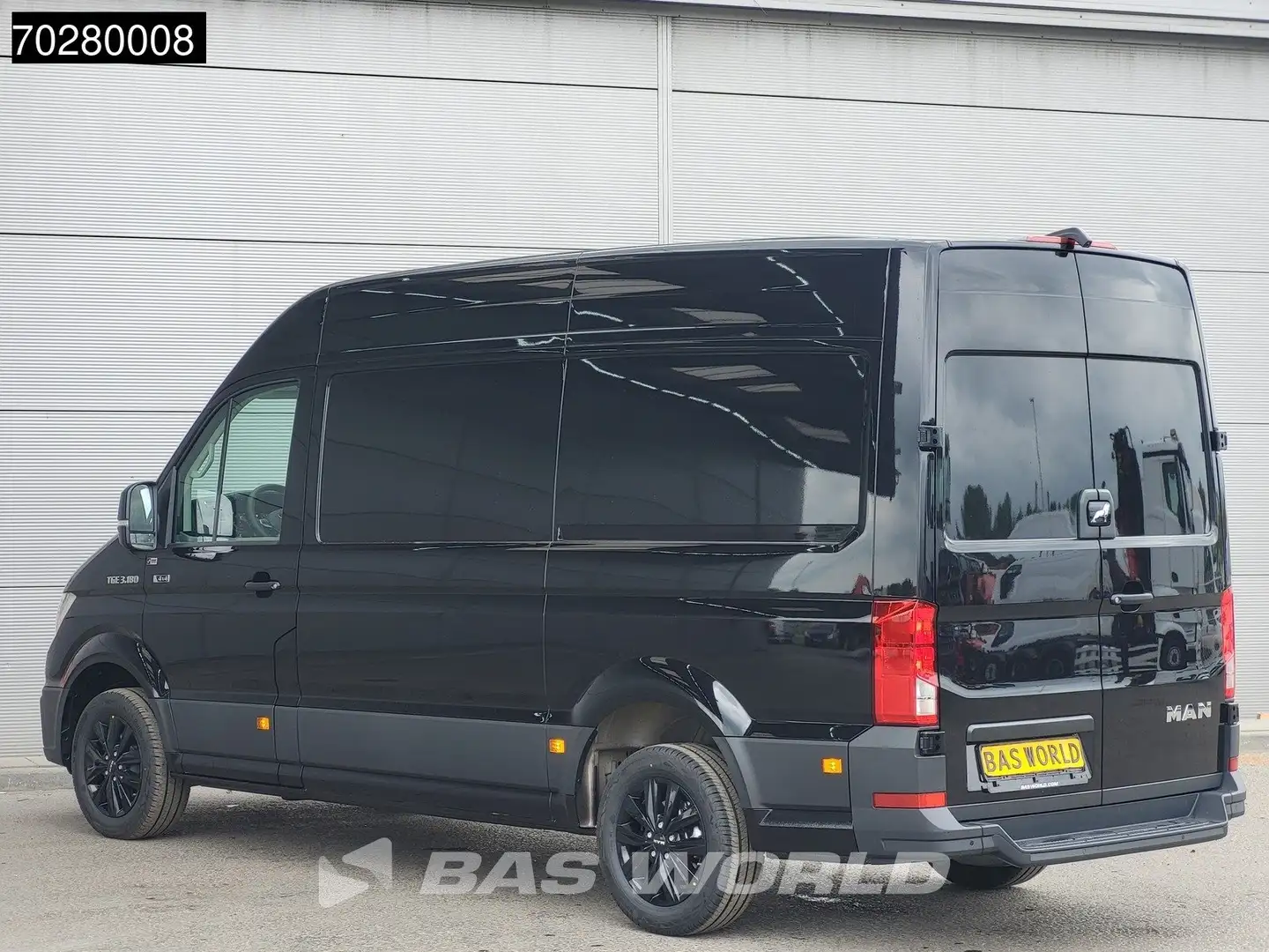 MAN TGE 3.180 4x4 Automaat 2025 Facelift L3H3 LED ACC Navi Zwart - 2