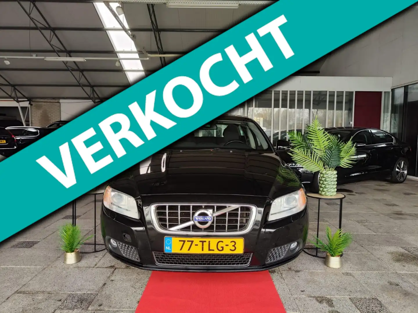 Volvo V70 1.6 T4 AUT Limited Edition 2012 Black - 1