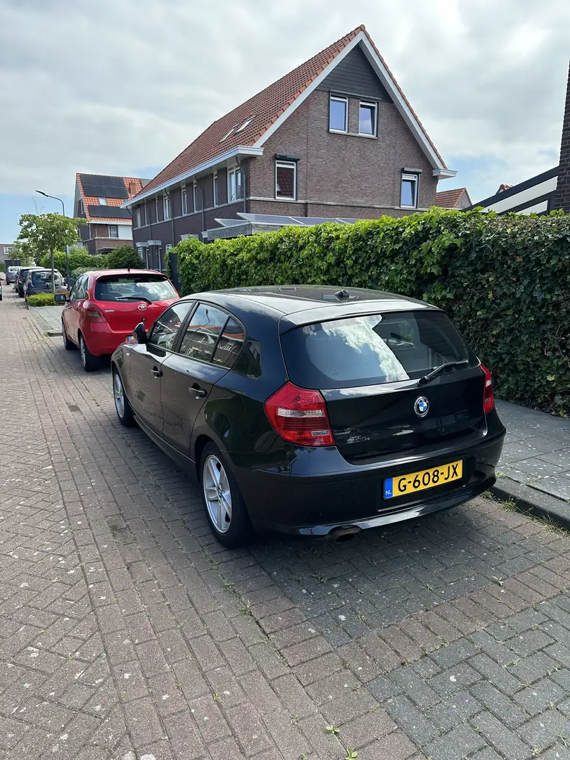 BMW 118 BMW 118i Business Line Zwart - 2