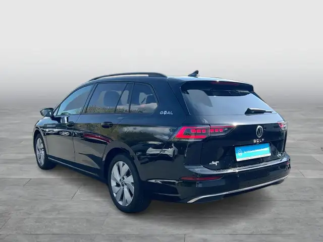 Volkswagen Golf view 3