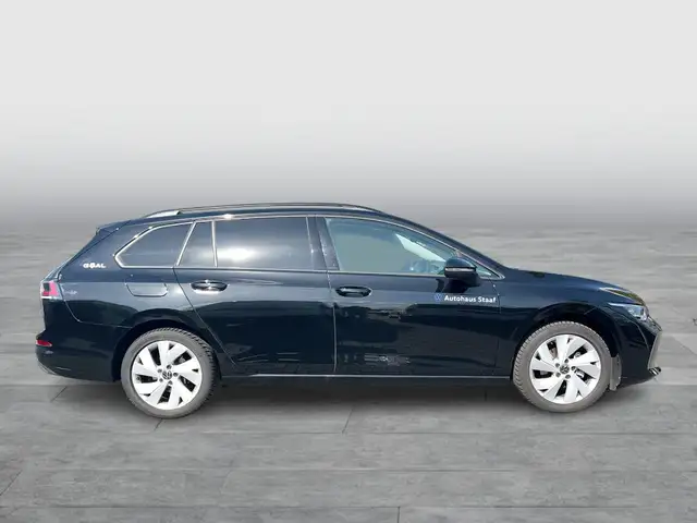 Volkswagen Golf view 6