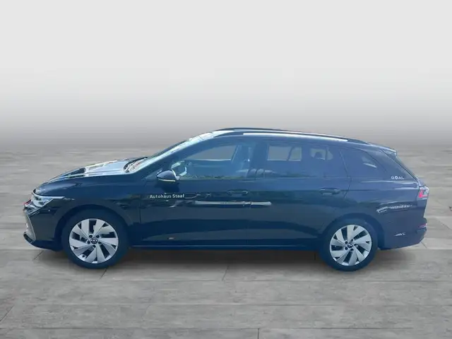 Volkswagen Golf view 2