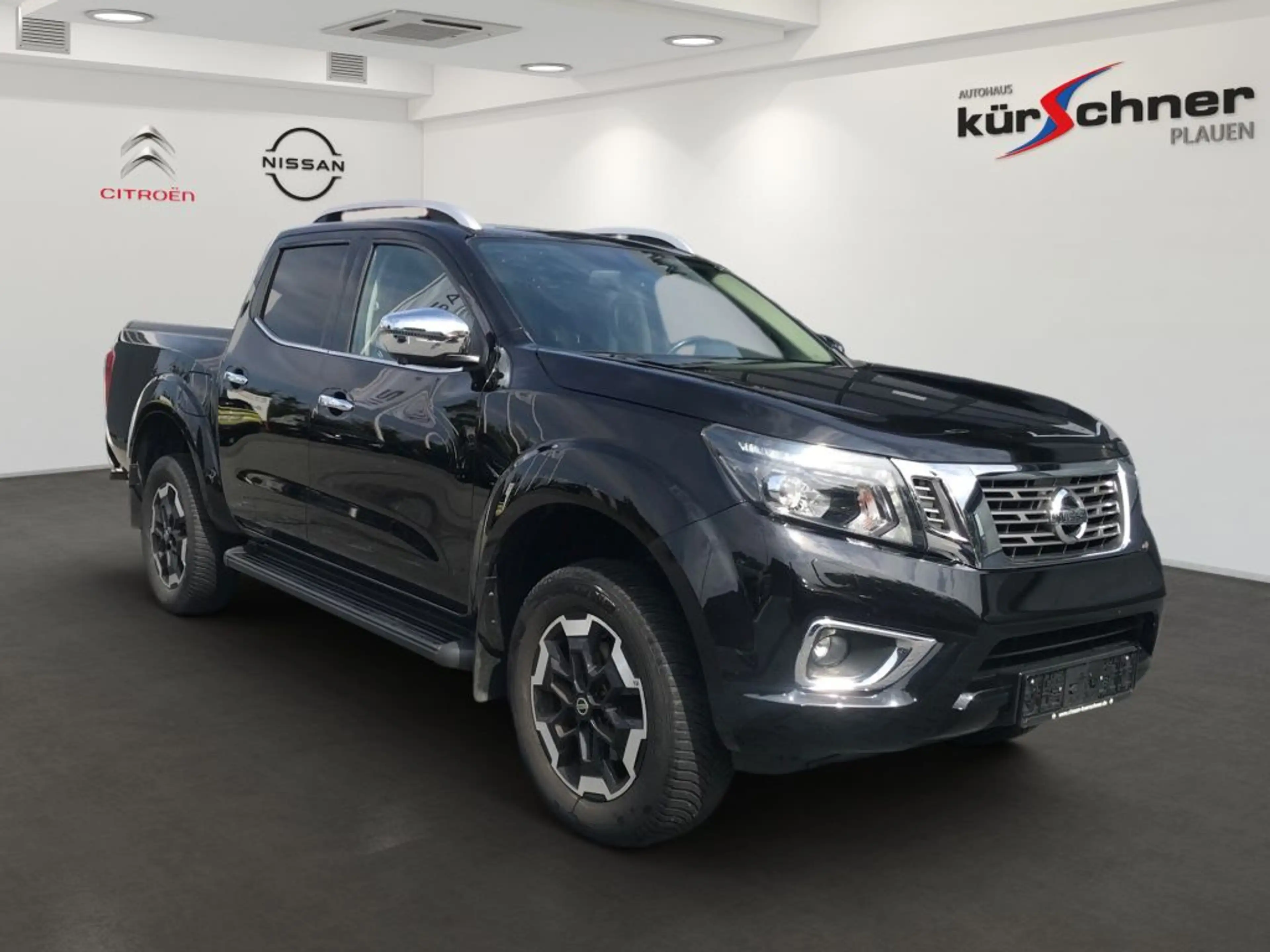 Nissan Navara DC 4x4 S&S N-Connecta LED DIFF — photo 2