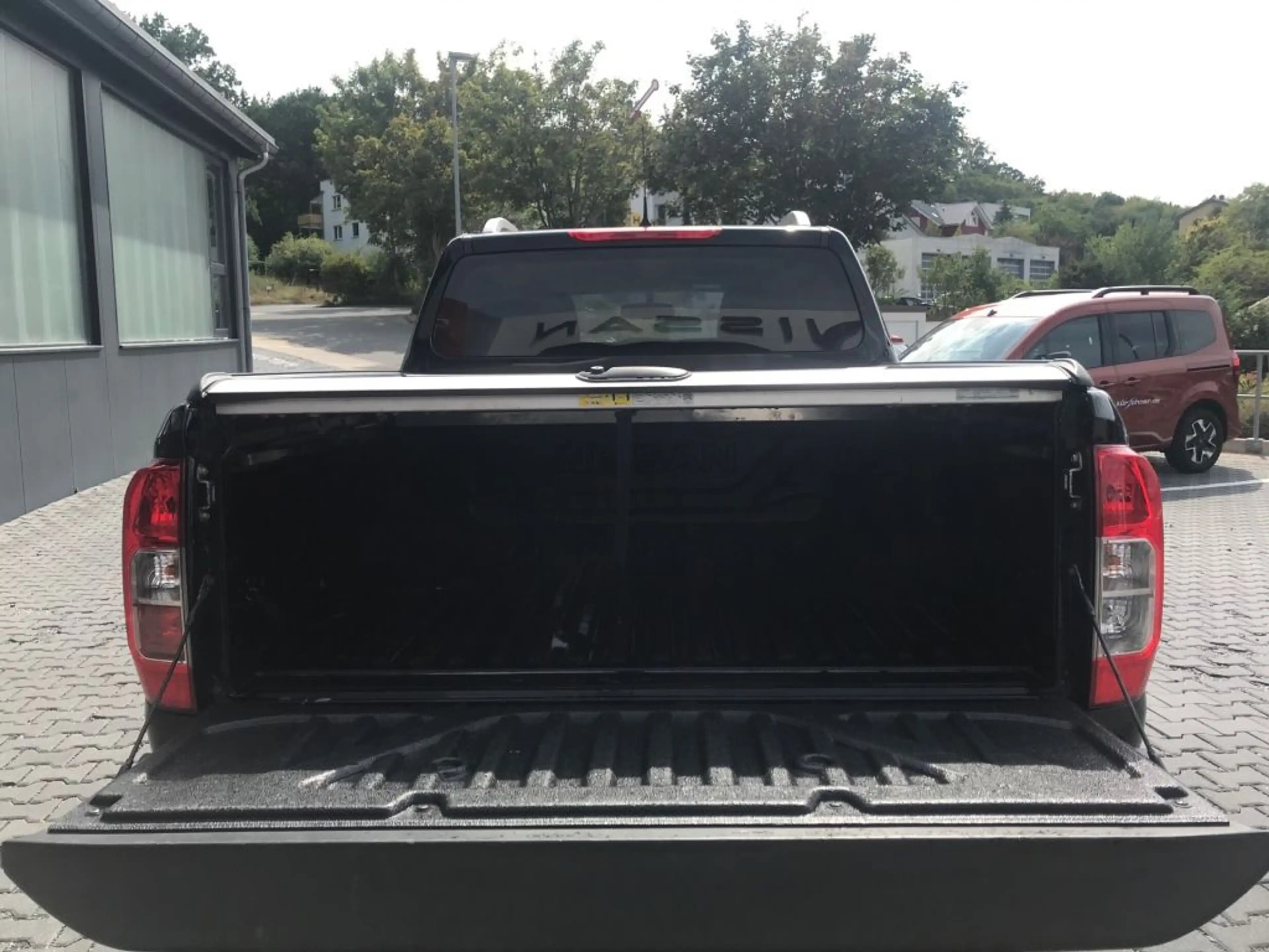 Nissan Navara DC 4x4 S&S N-Connecta LED DIFF — photo 12