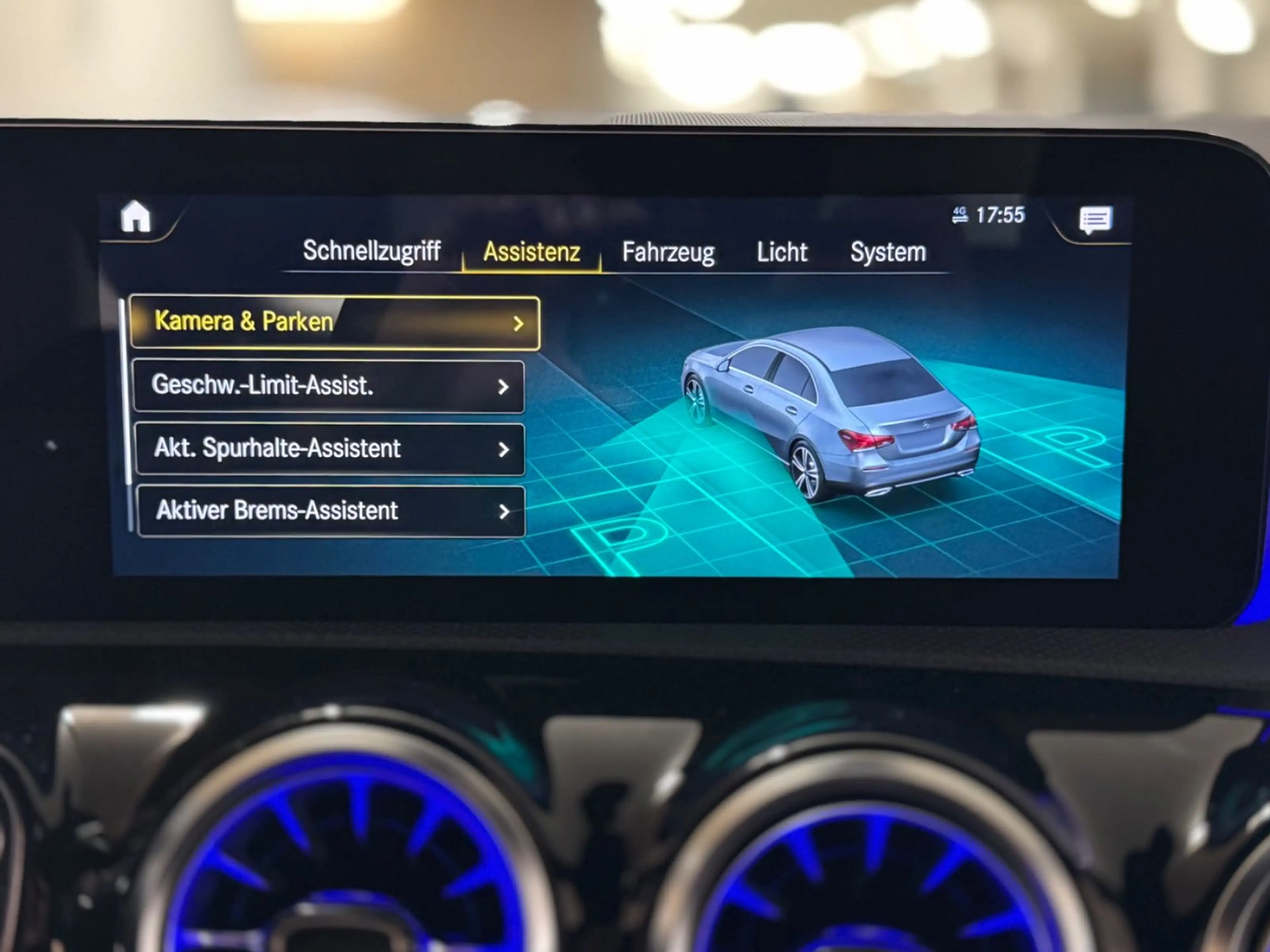 Mercedes-Benz A 180 d LIM AMG NIGHT WIDE AMBI KAM MBUX LED 2.0 — photo 21