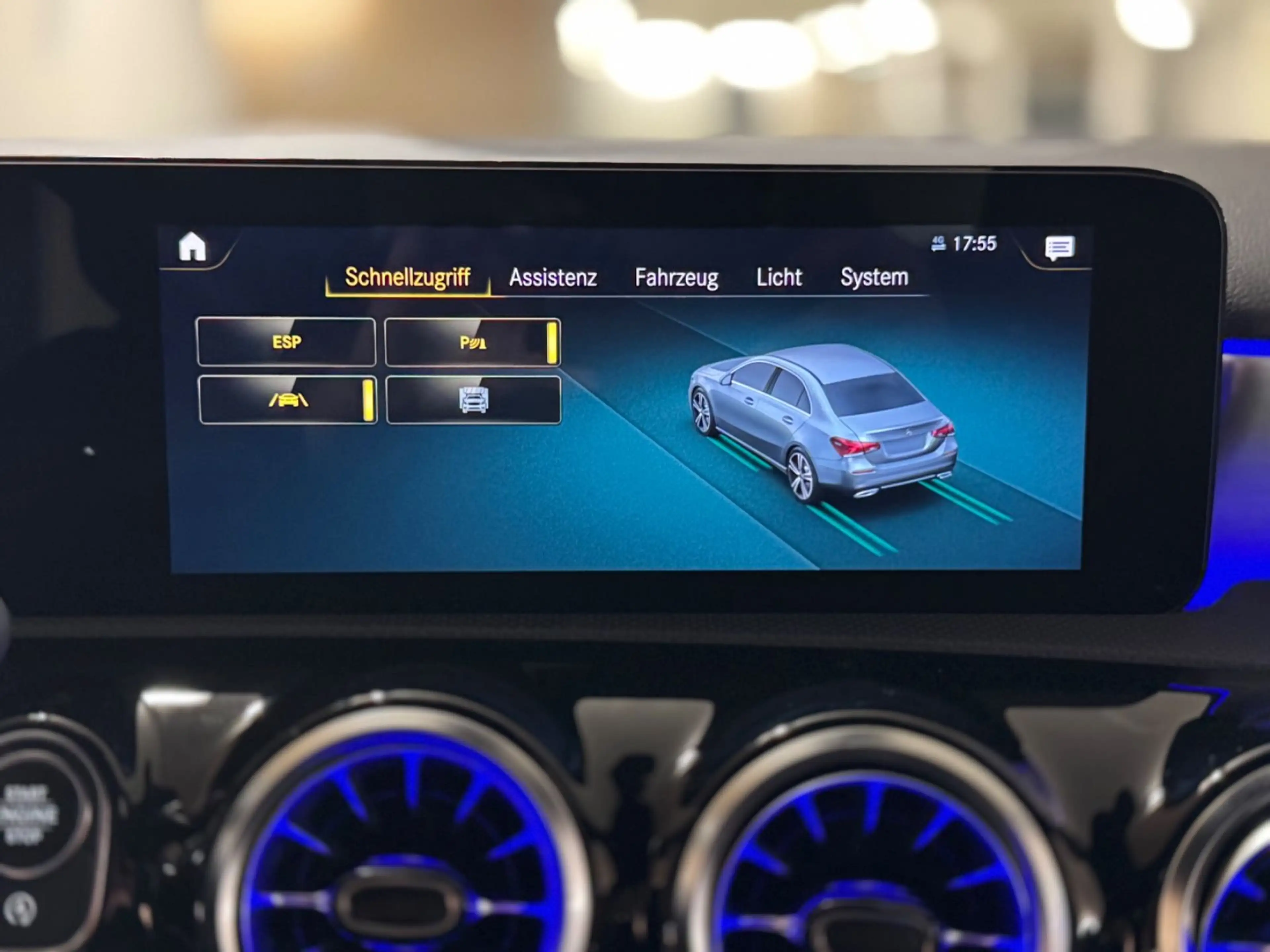 Mercedes-Benz A 180 d LIM AMG NIGHT WIDE AMBI KAM MBUX LED 2.0 — photo 20