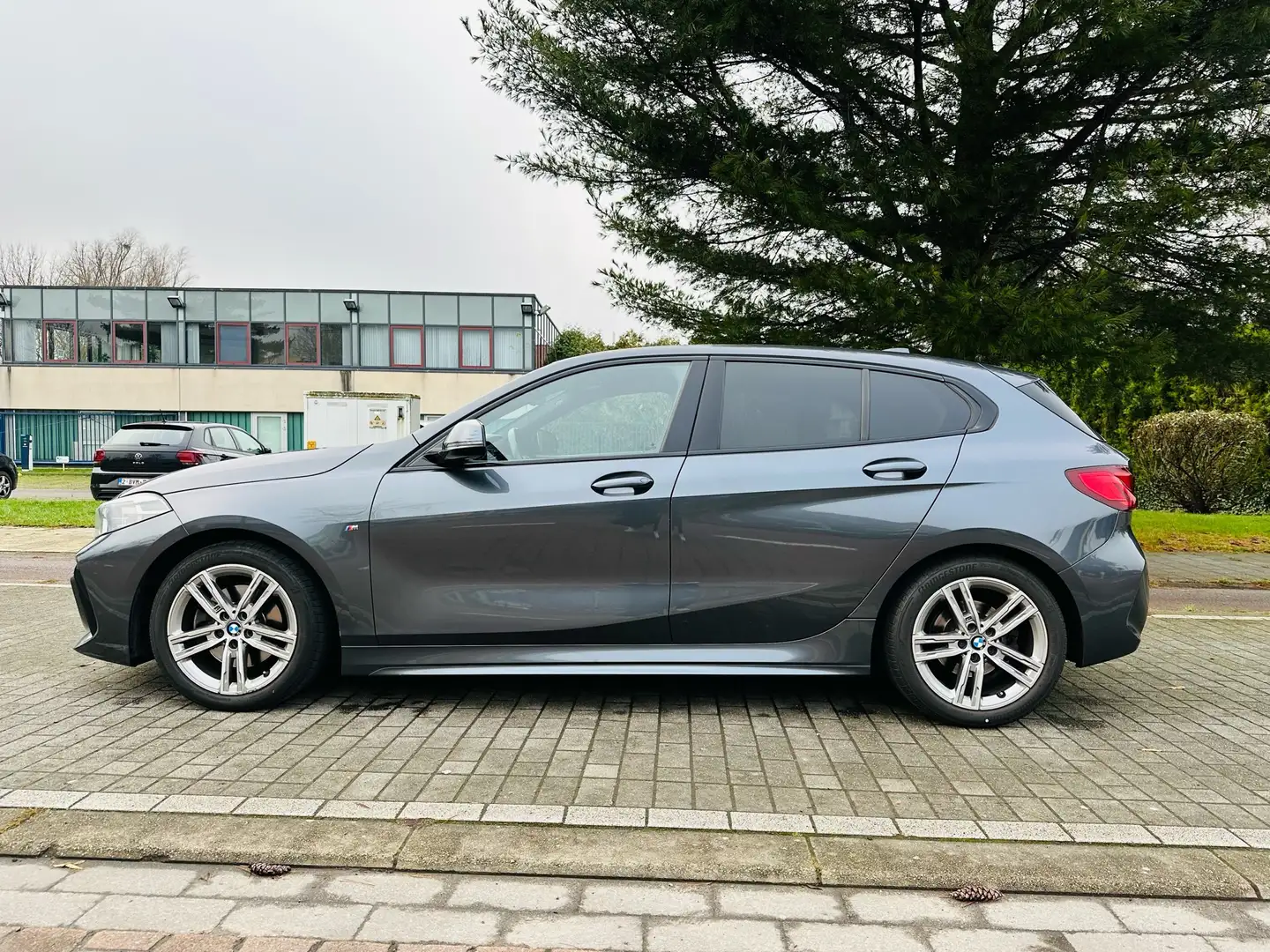 BMW 118 118i Pack M Sport, en parfait état Gris - 2