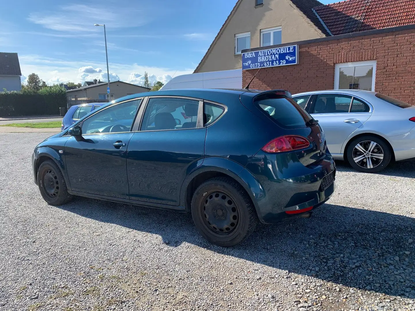 SEAT Leon Reference TÜV 10-2026 Zahn bei 205tkm neu - 1