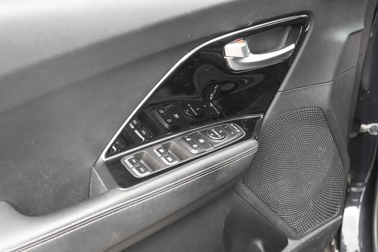 Kia Niro снимка Kia Niro
