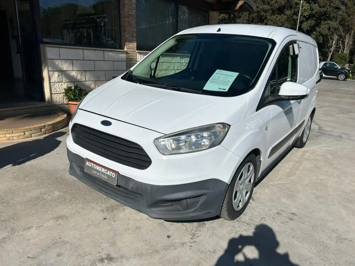 Ford Transit Courier 1.5 TDCi 75CV Isotermico Fehér - 1