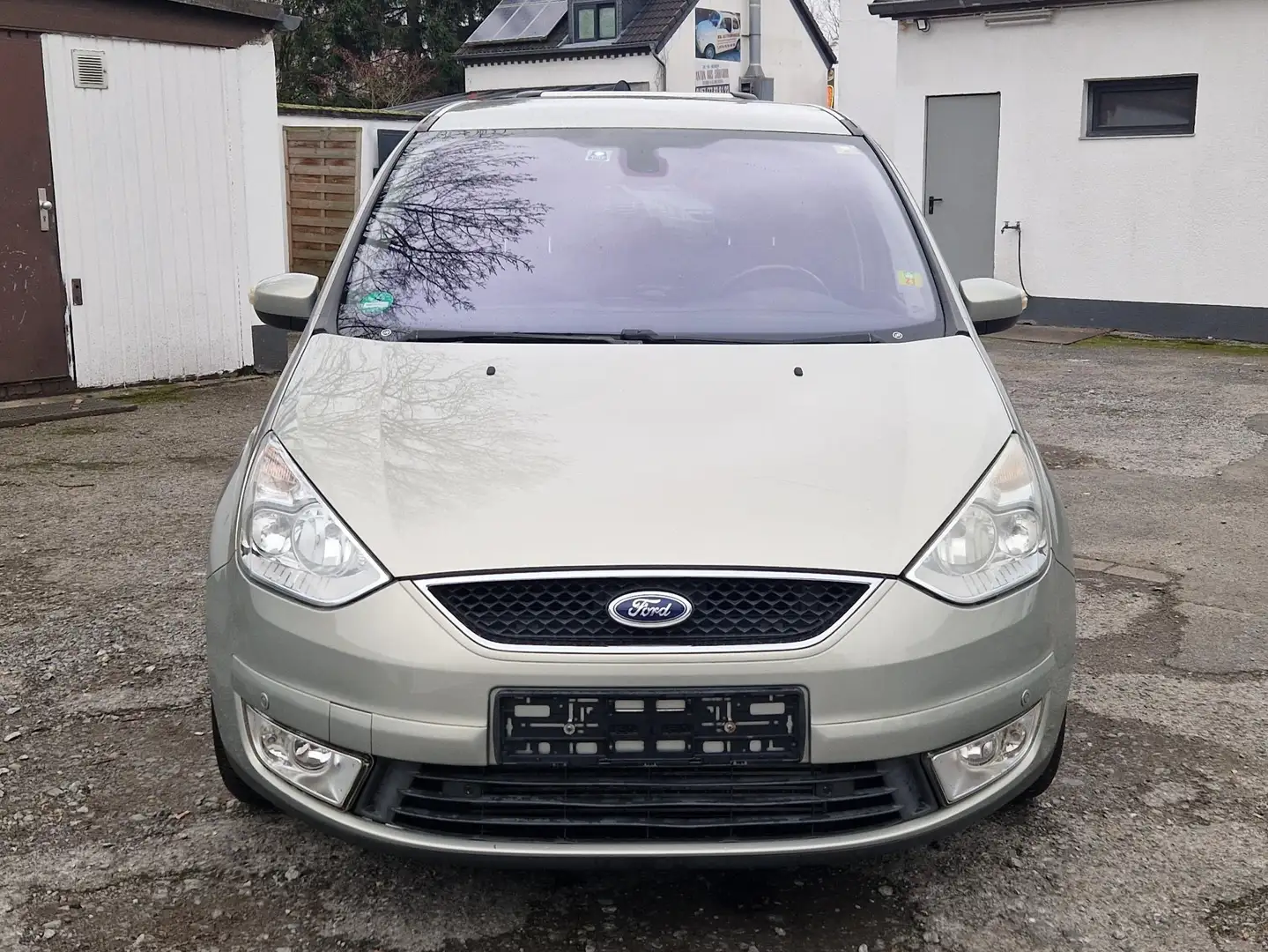 Ford Galaxy Ghia - 2