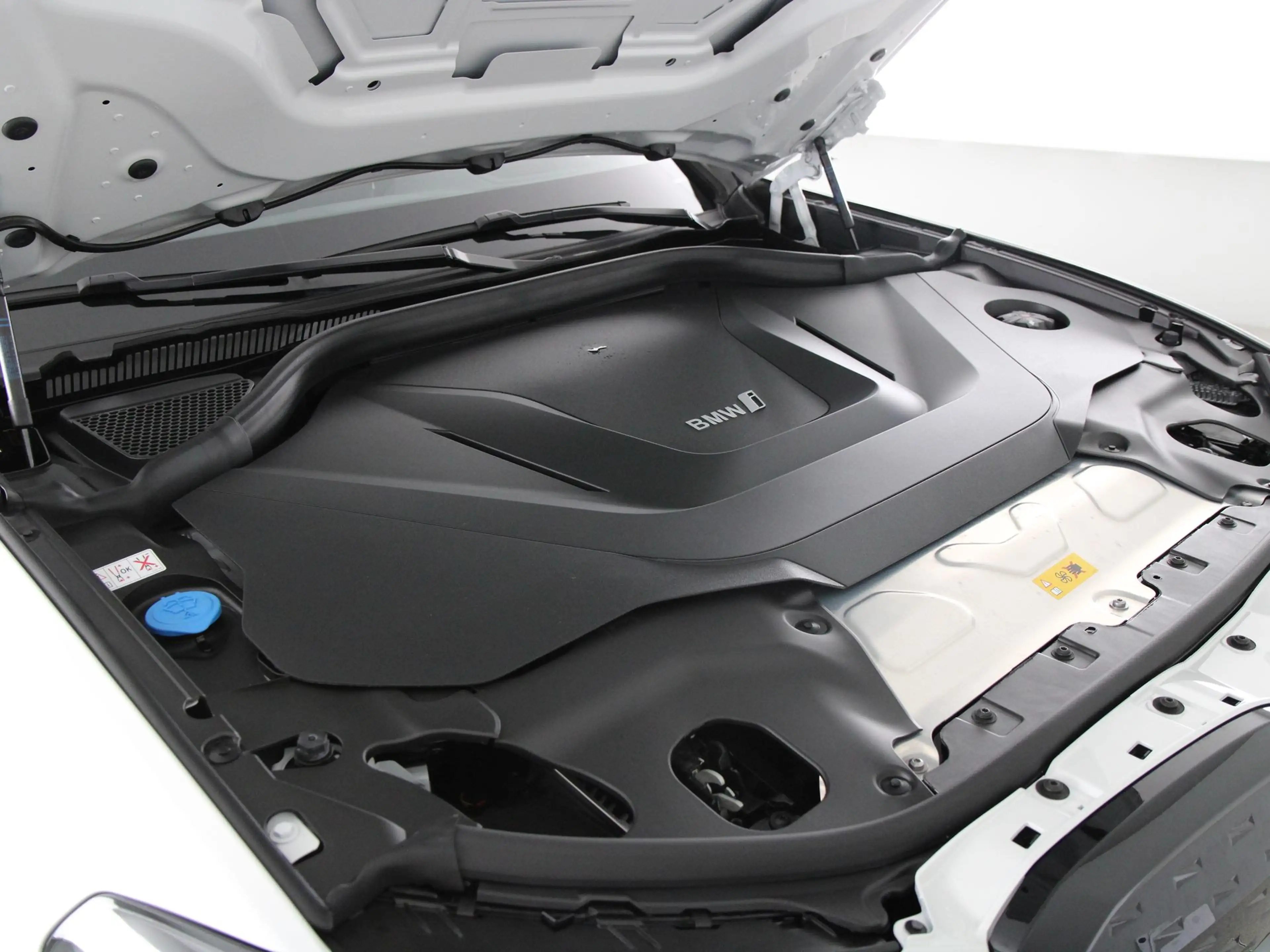 BMW iX3 High Executive Edition 80 kWh M-Sport — photo 4