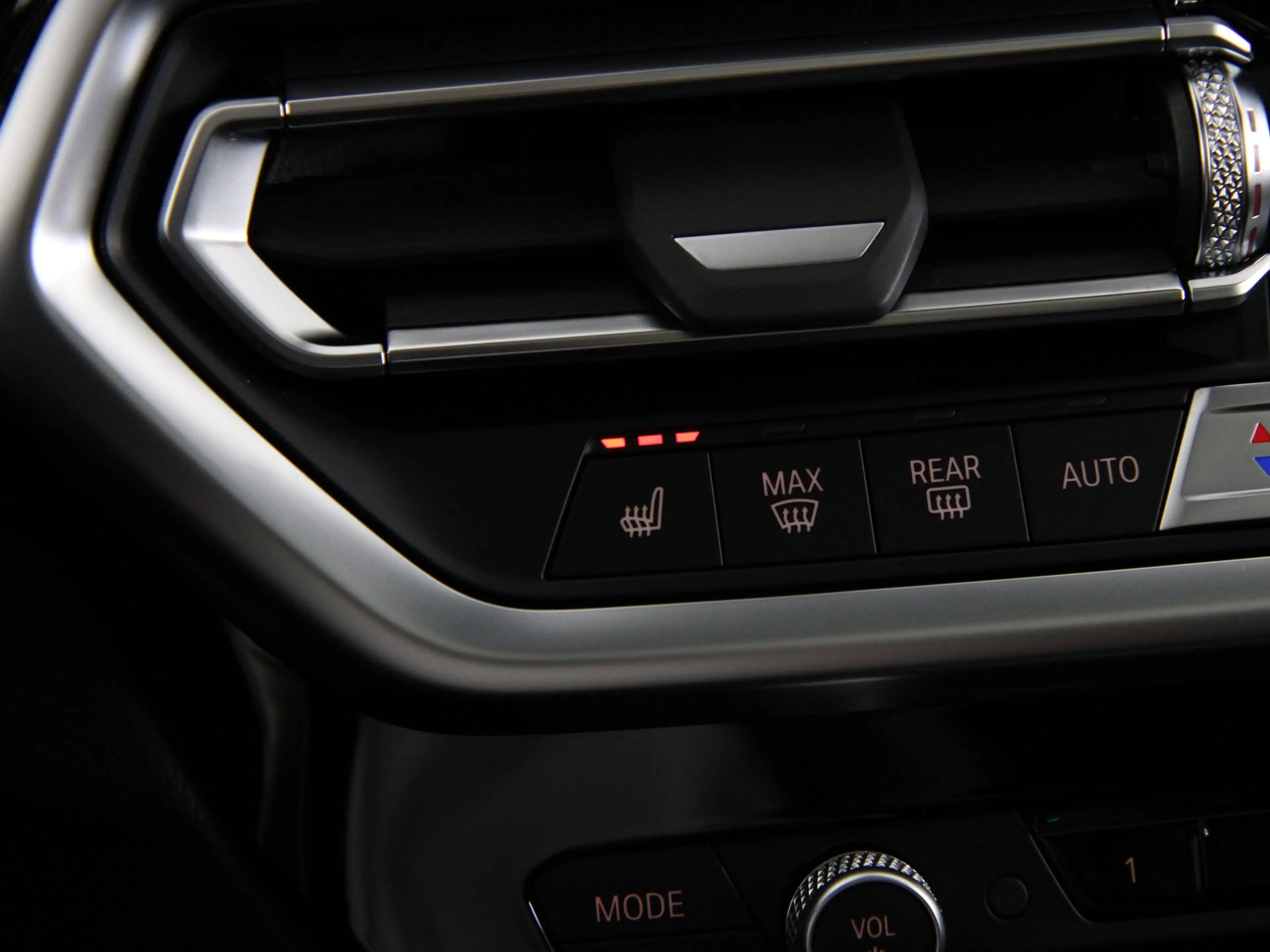 BMW iX3 High Executive Edition 80 kWh M-Sport — photo 15