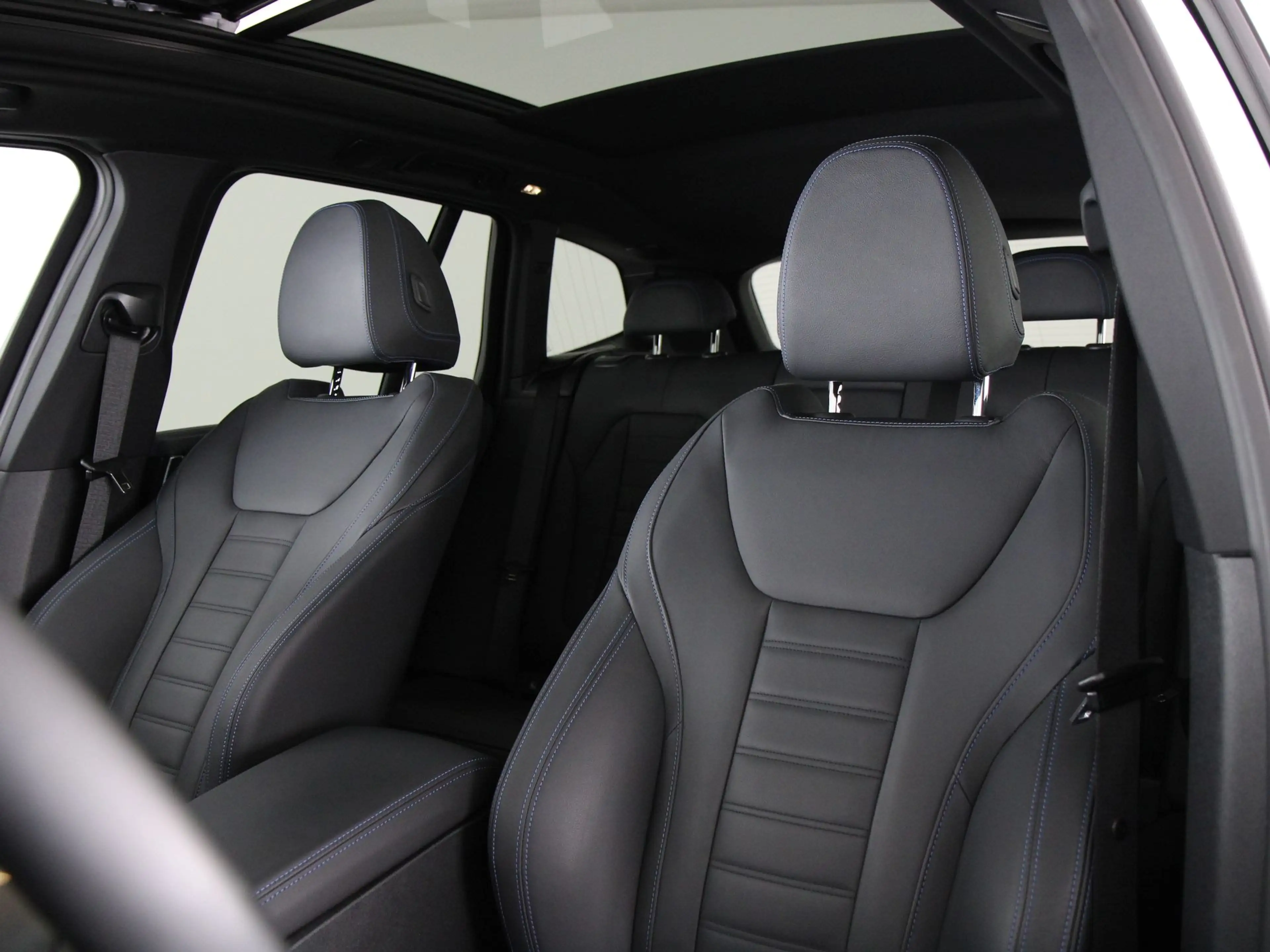 BMW iX3 High Executive Edition 80 kWh M-Sport — photo 5