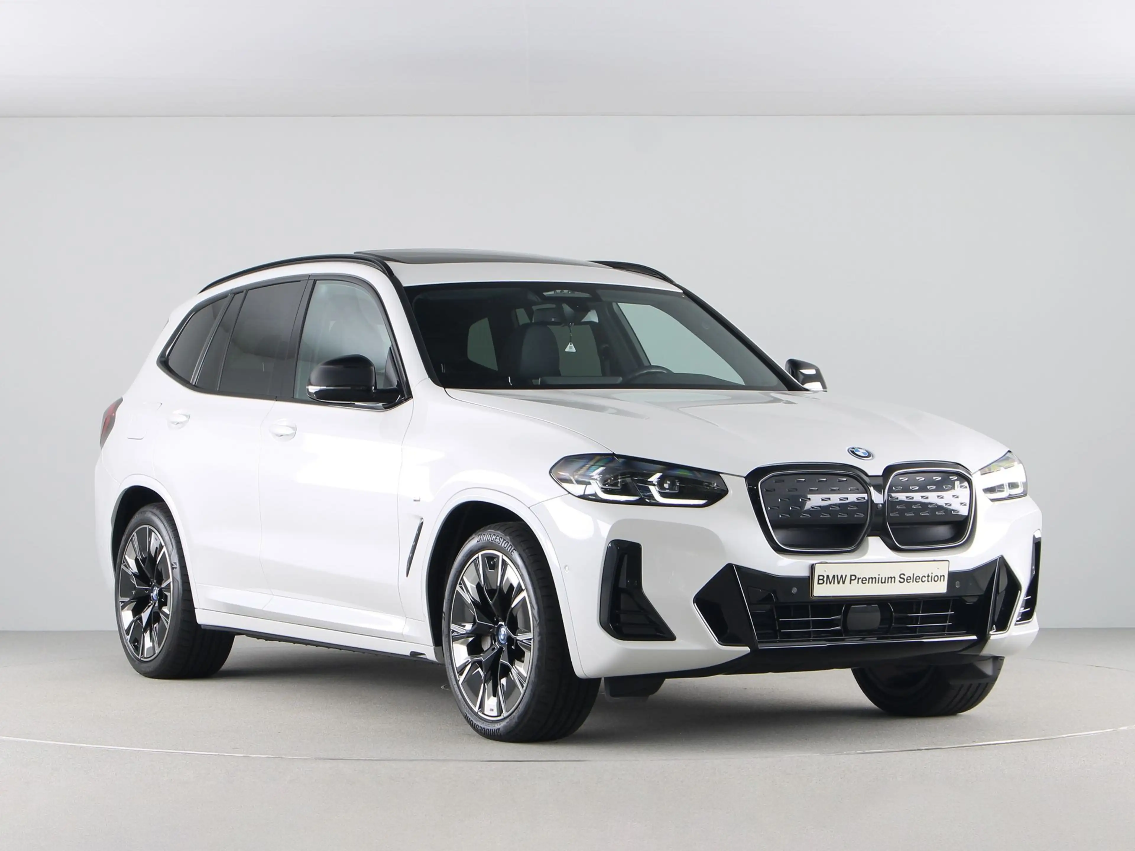 BMW iX3 High Executive Edition 80 kWh M-Sport — photo 7