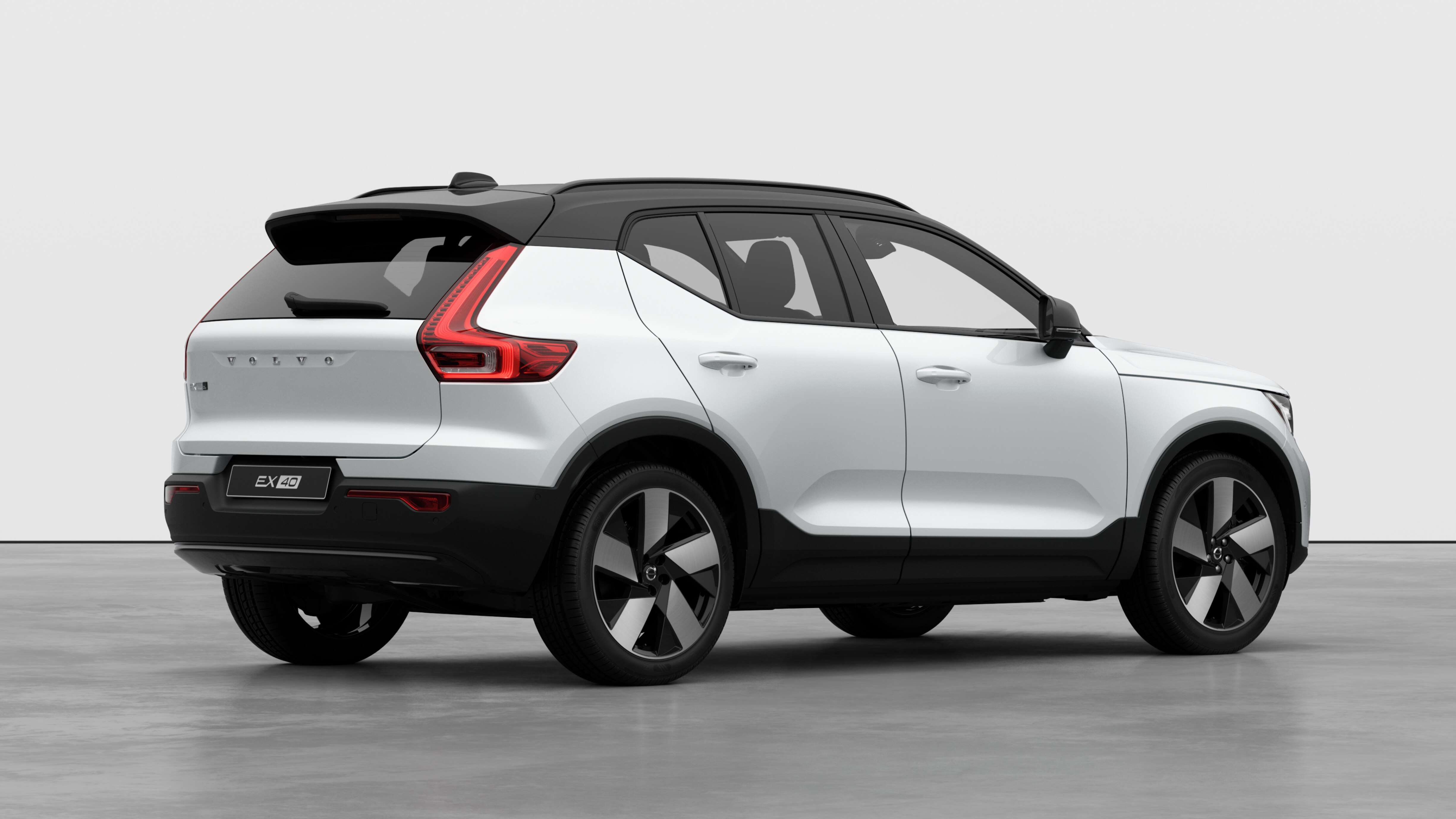 2026 Volvo EX40