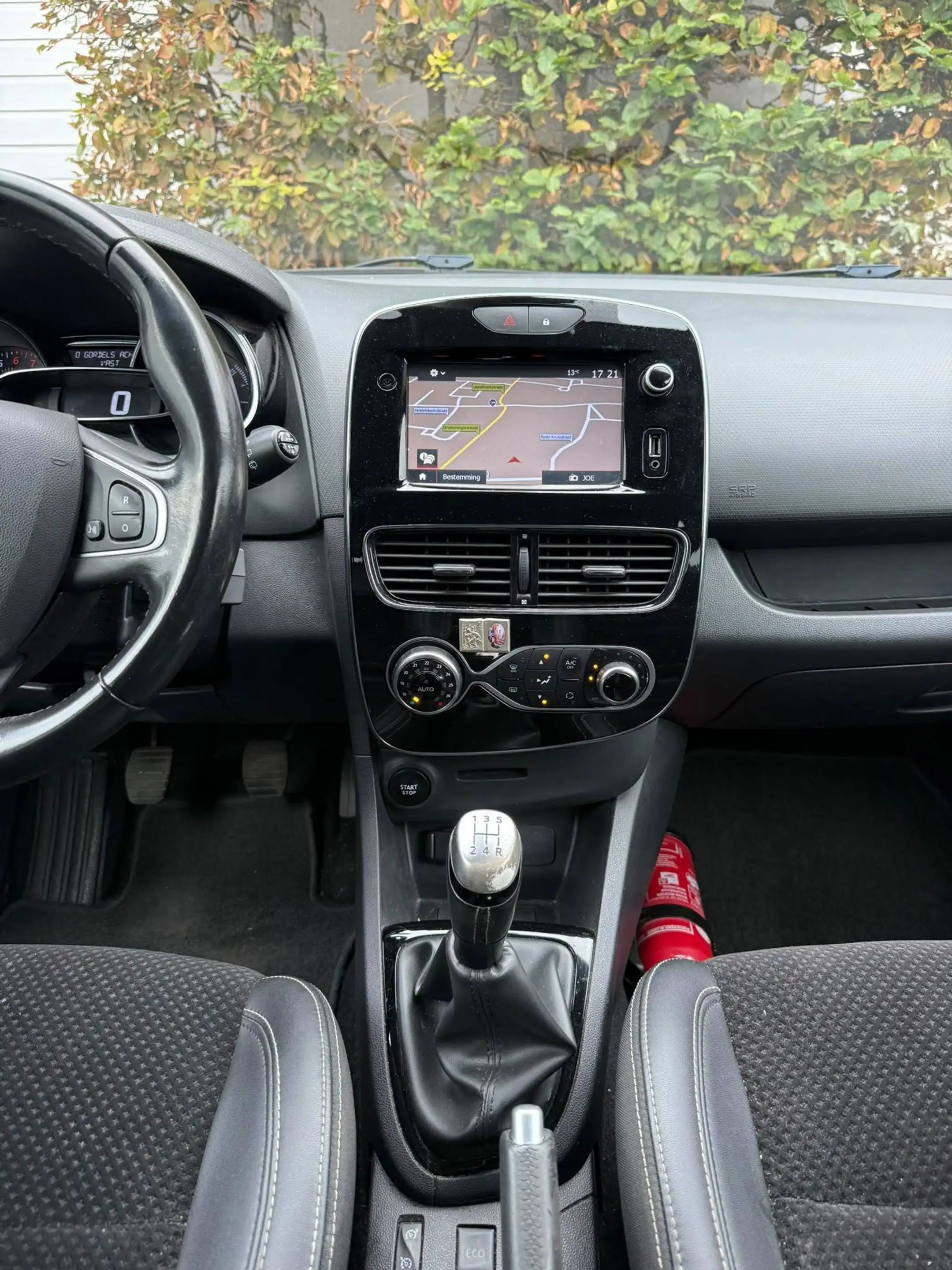 Renault Clio Clio 0.9 TCe Intens (EU6c) — photo 9