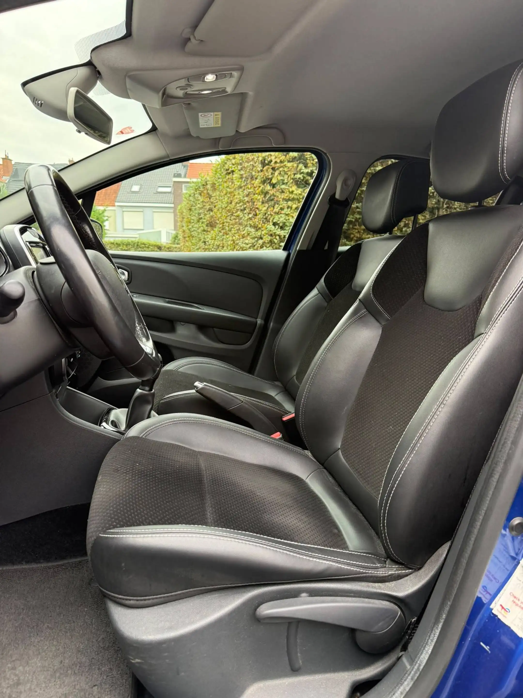 Renault Clio Clio 0.9 TCe Intens (EU6c) — photo 12