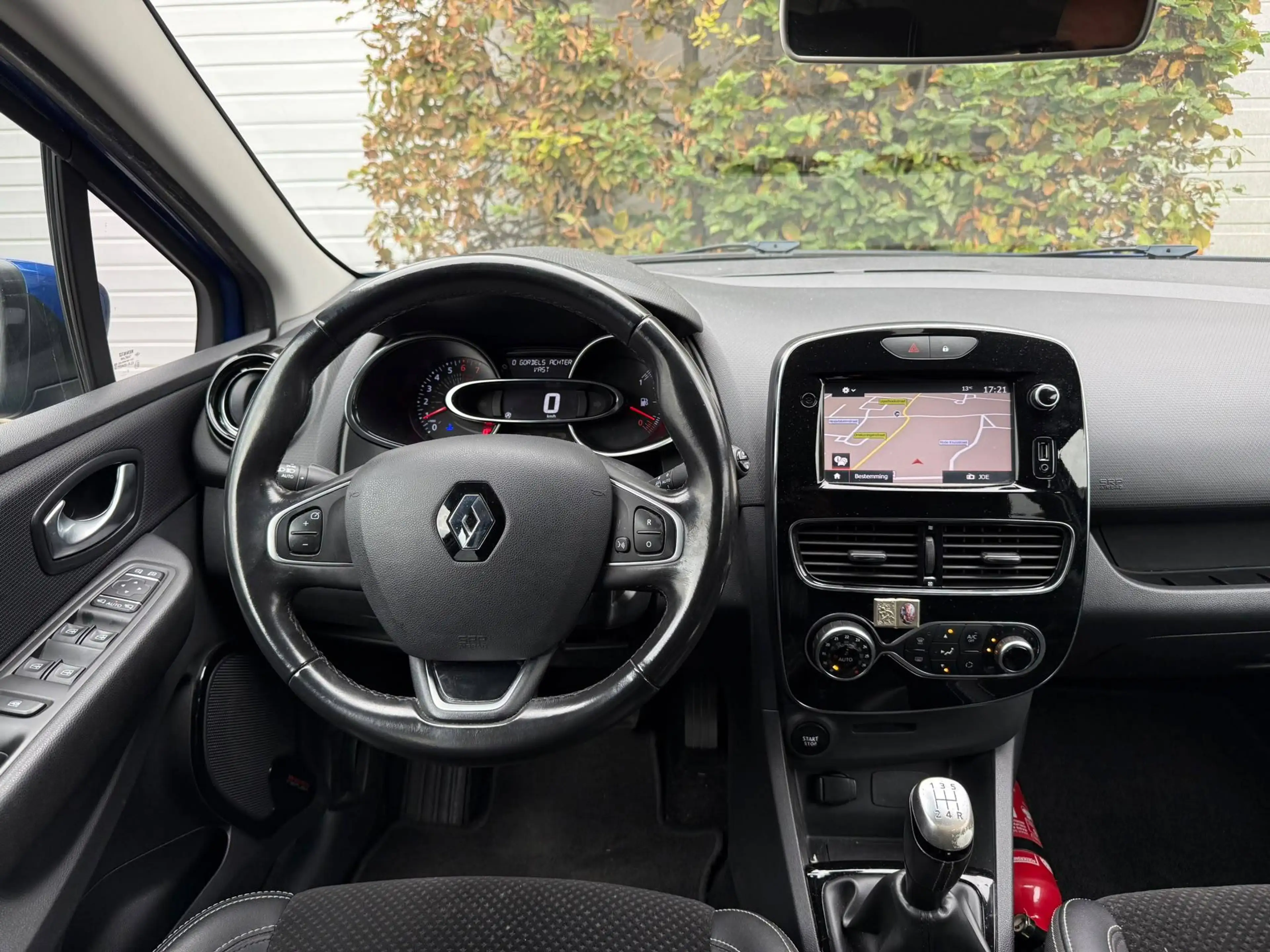Renault Clio Clio 0.9 TCe Intens (EU6c) — photo 8