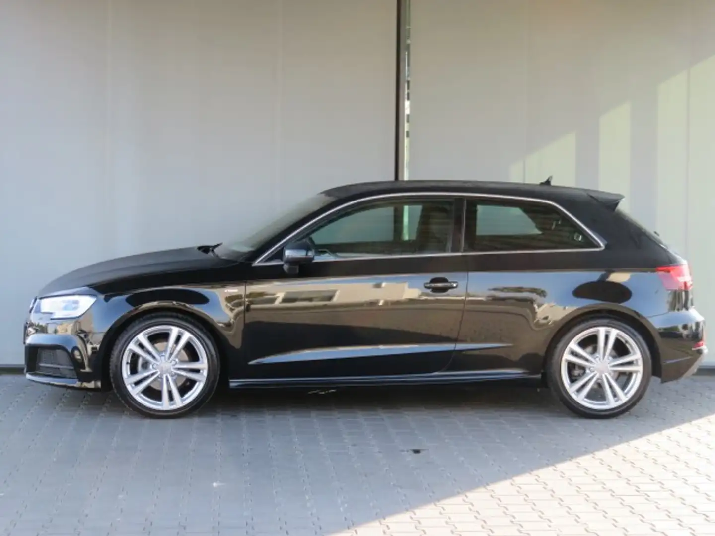 Audi A3 sport 3-türig Coupé ACC Navigation Nero - 2