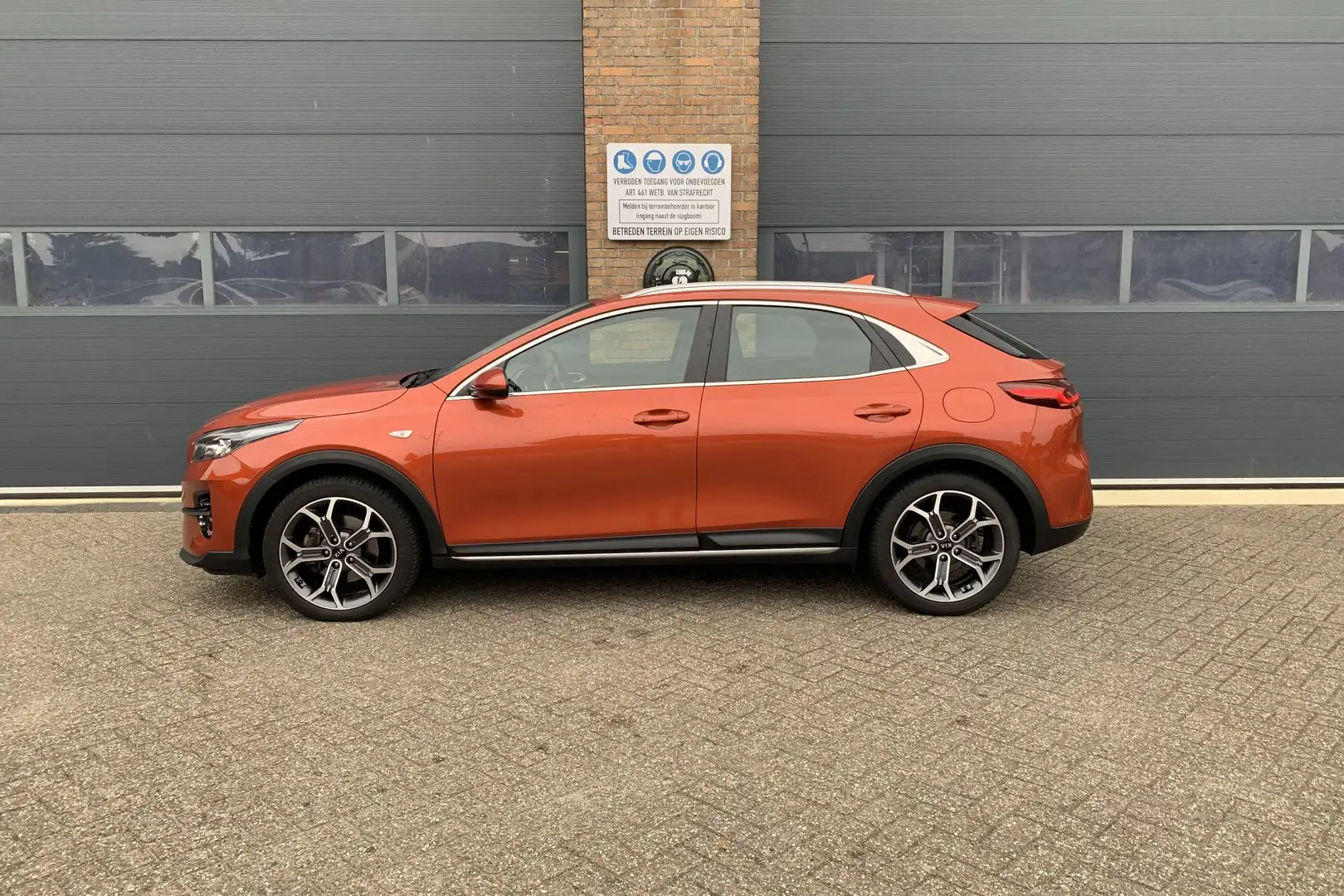 Kia XCeed 1.4 T-GDi 140PK DynamicPlusLine Aut. | Trekhaak | Oranje - 2