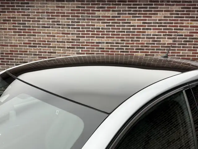 Peugeot 208 view 12