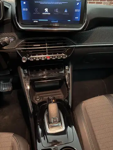 Peugeot 208 view 13