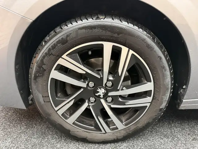 Peugeot 208 view 15
