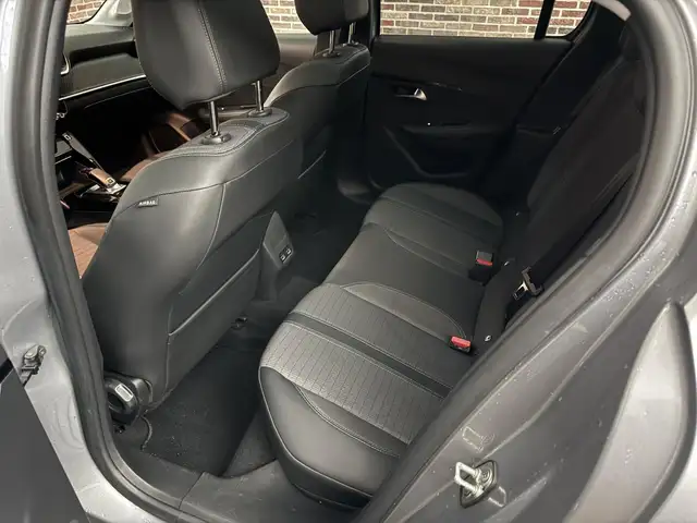 Peugeot 208 view 14