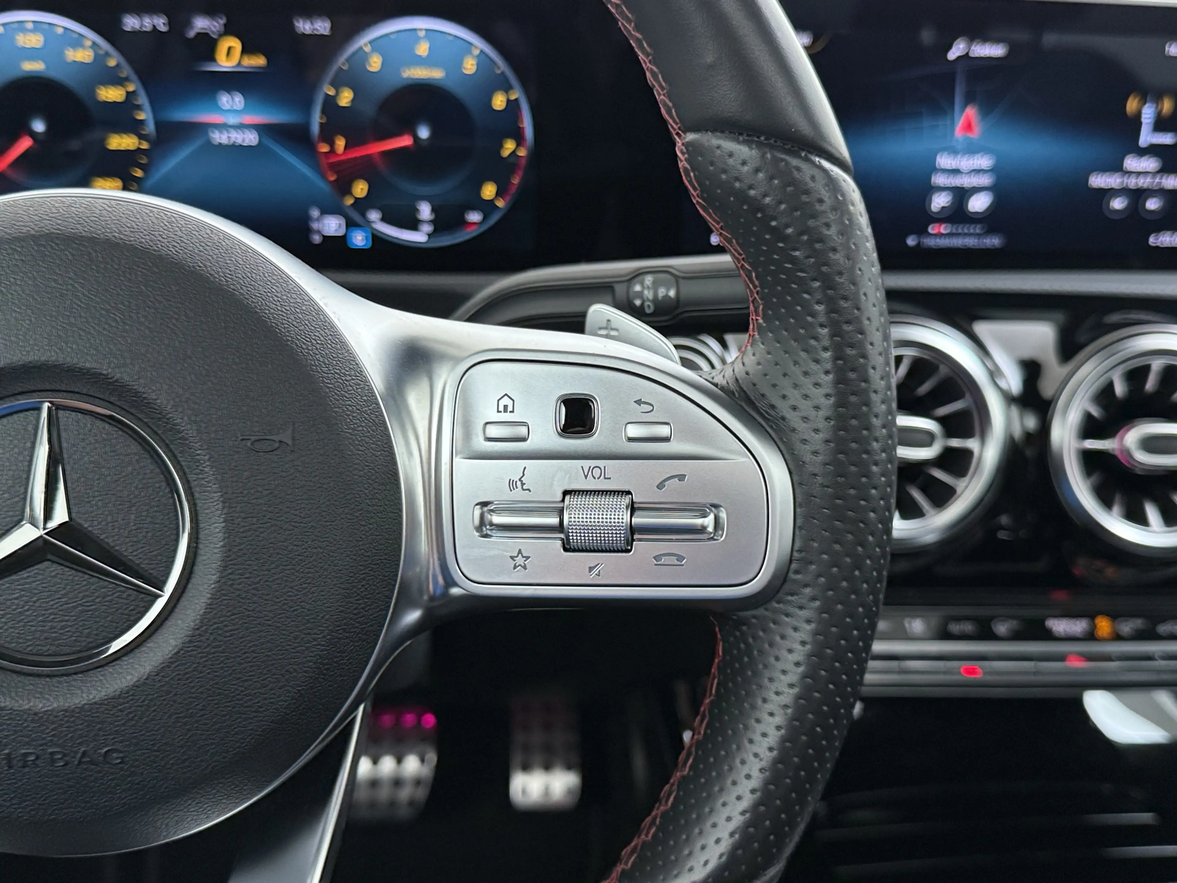 Mercedes-Benz A 200 164PK Automaat AMG Business Sol. Panoramadak Trekh — photo 32